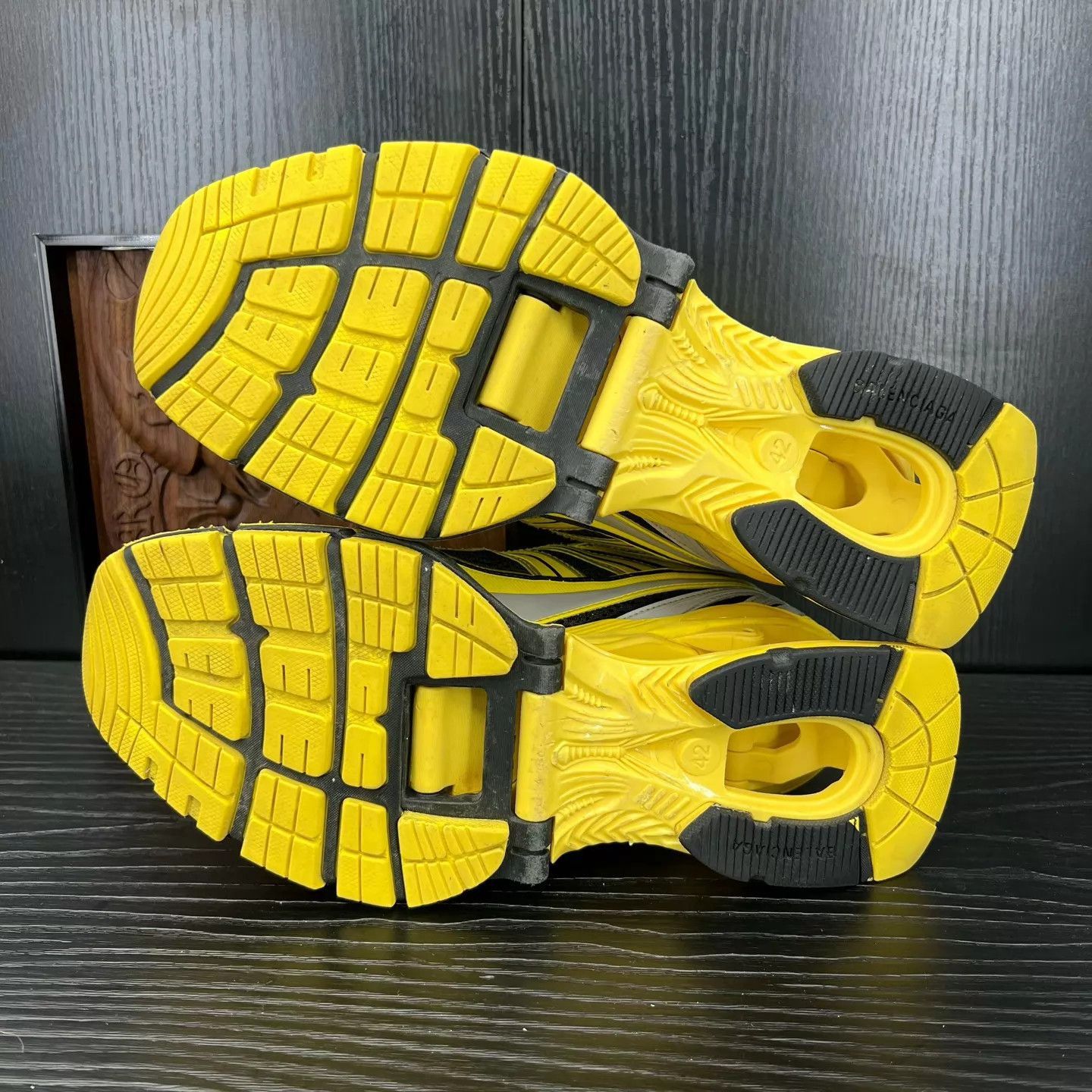 Balenciaga Yellow Lowtop Sneakers Size 9 Size US 9 / EU 42 - 7 Thumbnail