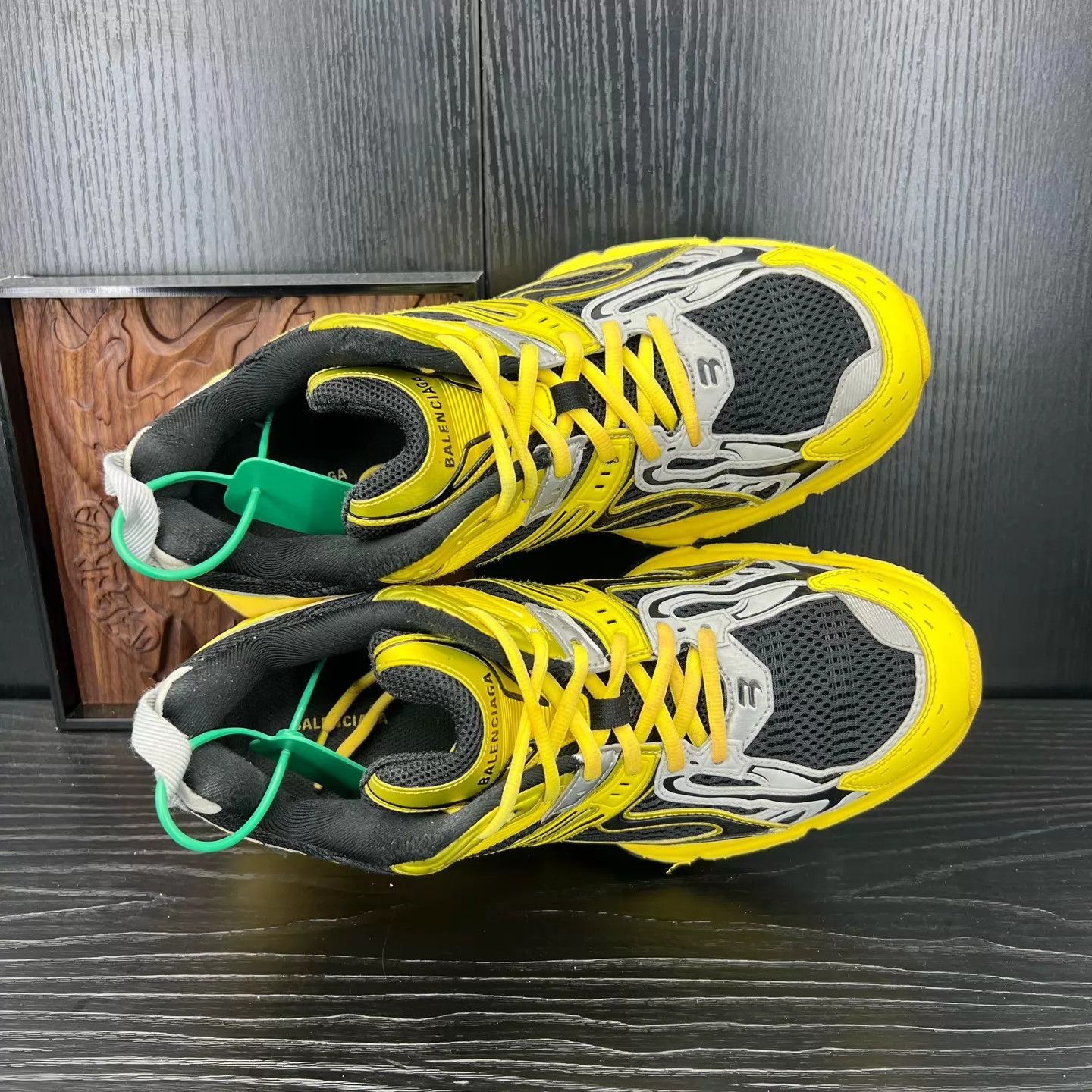 Balenciaga Yellow Lowtop Sneakers Size 9 Size US 9 / EU 42 - 8 Thumbnail