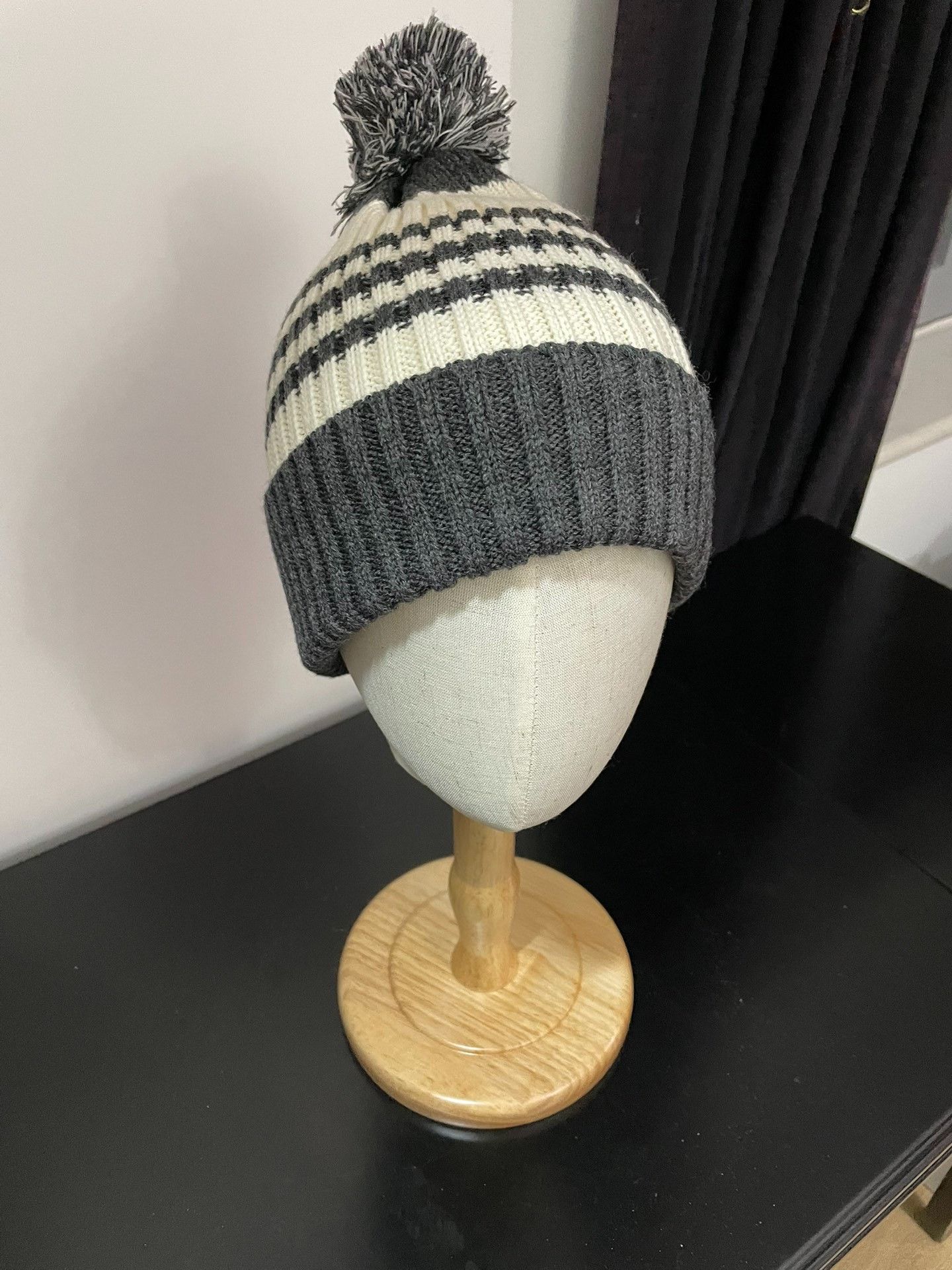 Descendant Descendant Vintage Small Whale Beanie Size ONE SIZE - 2 Thumbnail