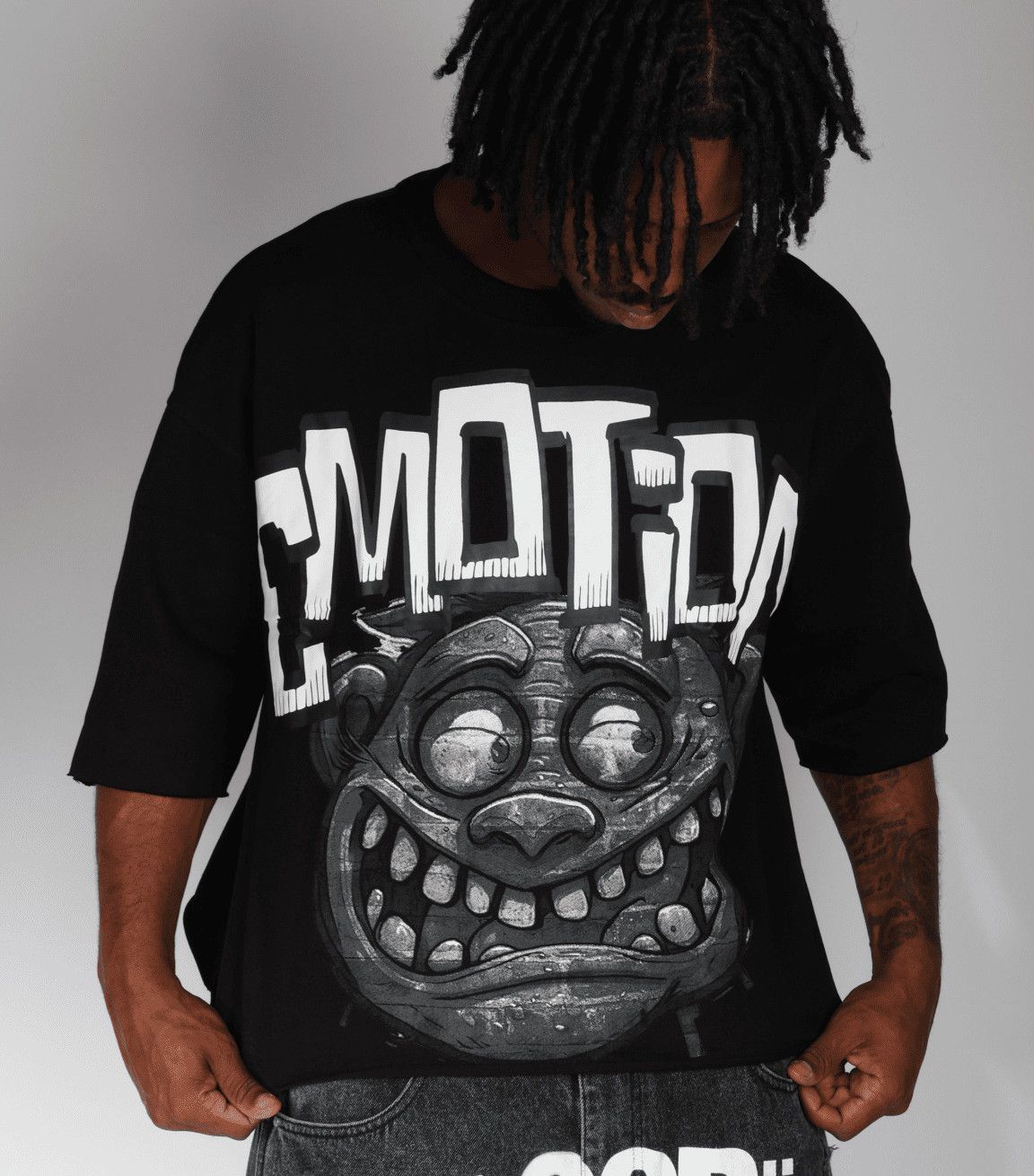Other Mixed Emotions Monster Cropped Black Tee Size US XL / EU 56 / 4 - 3 Thumbnail
