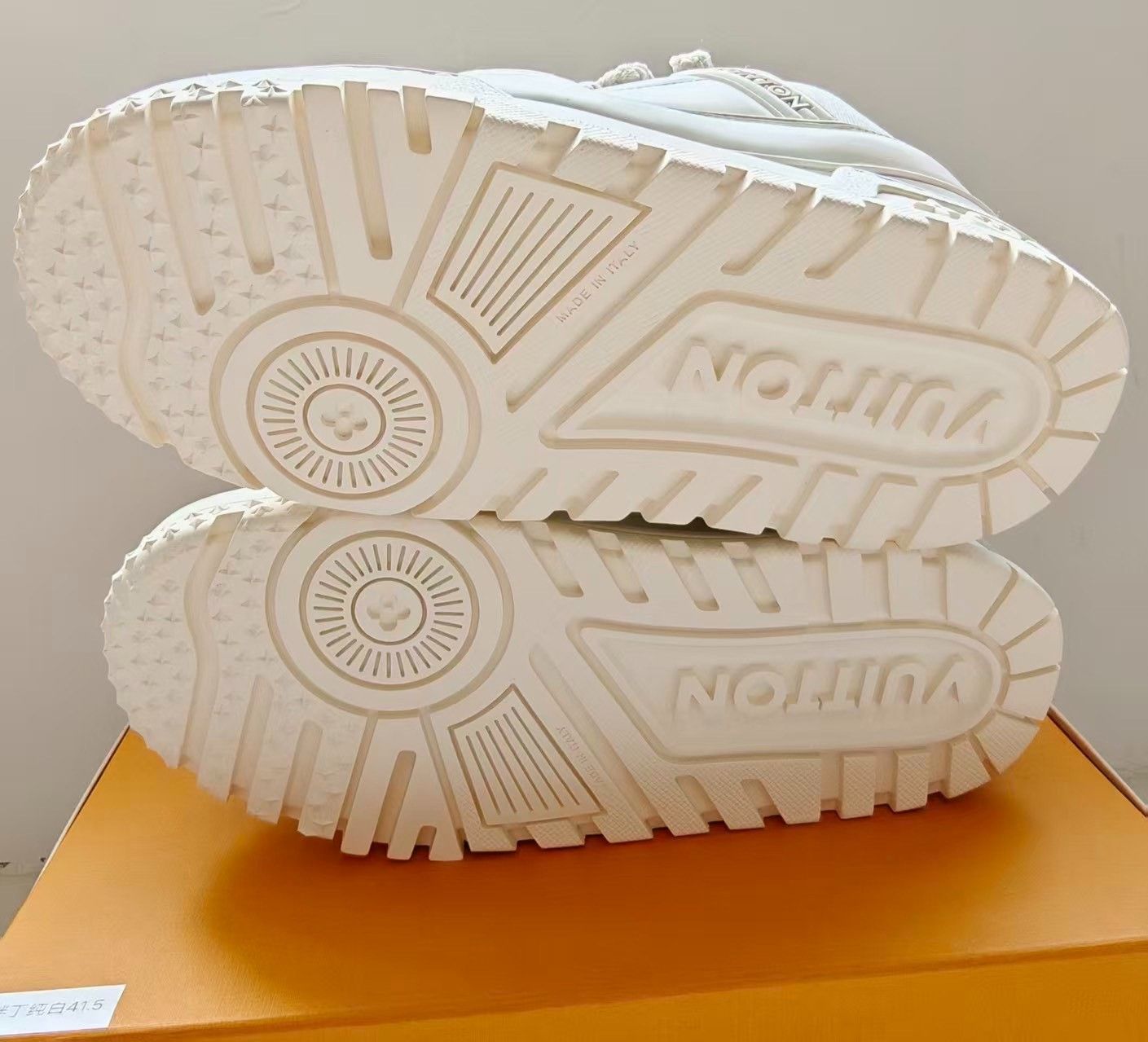 Louis Vuitton Louis Vuitton Trainer White Size 41 Size US 8 / EU 41 - 5 Thumbnail