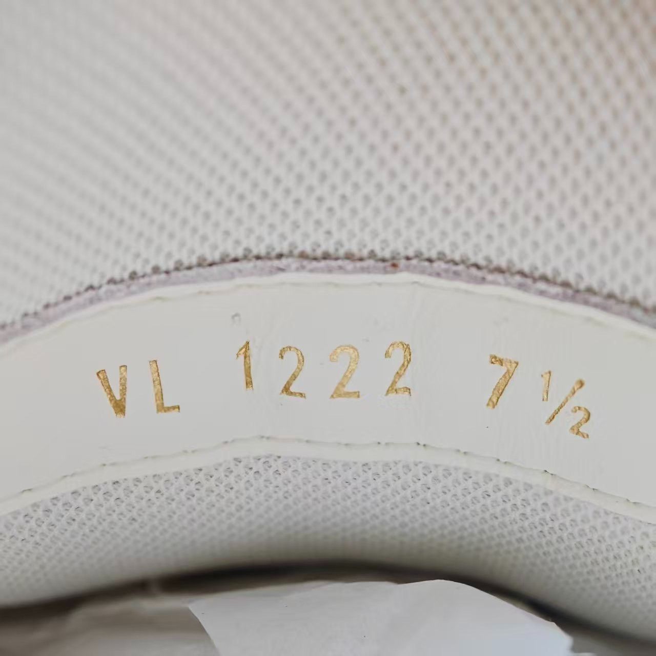 Louis Vuitton Louis Vuitton Trainer White Size 41 Size US 8 / EU 41 - 7 Thumbnail