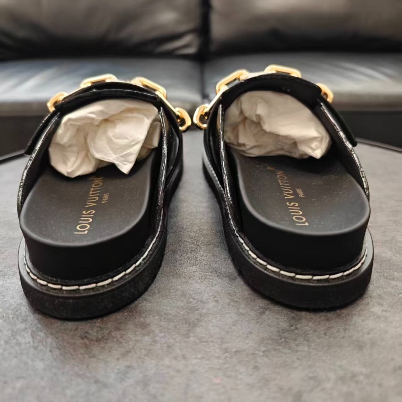 Louis Vuitton Louis Vuitton LV Slip-On Embossed Leather Sandals Size US 8 / IT 38 - 4 Thumbnail