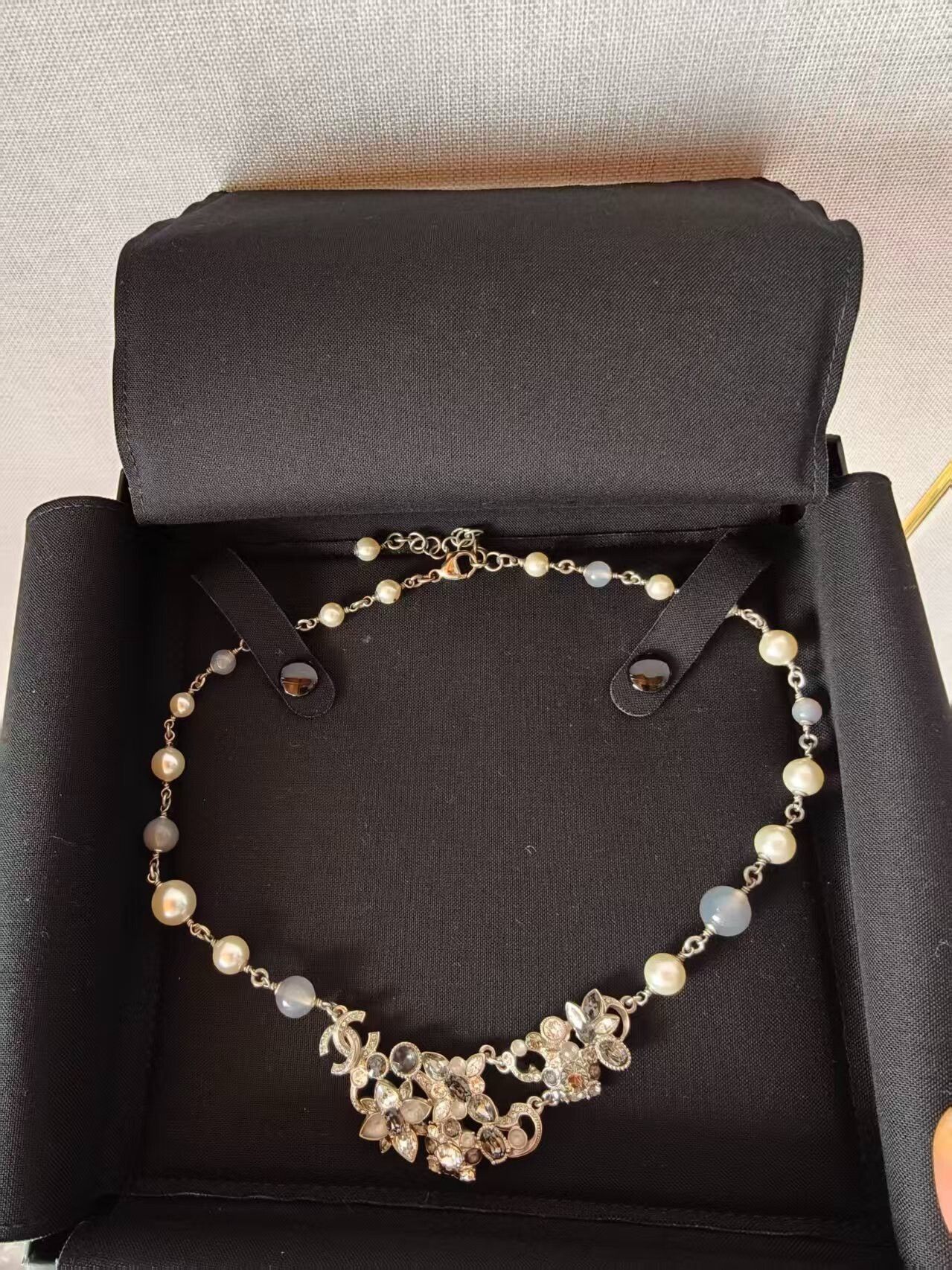 Chanel Chanel Pearl Crystal Necklace Size ONE SIZE - 3 Thumbnail