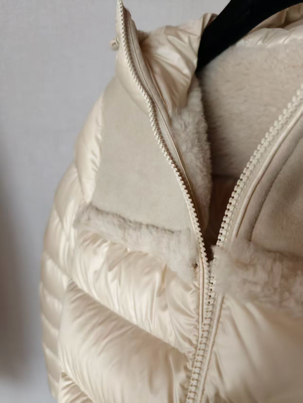 Moncler Moncler Women's Down Jacket Size S / US 4 / IT 40 - 4 Thumbnail