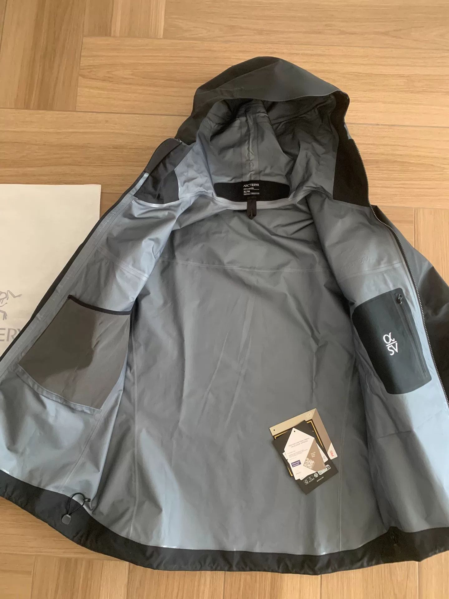 Arc'teryx Arc'teryx Alpha SV Jacket Gore-Tex Pro Size US XL / EU 56 / 4 - 3 Thumbnail