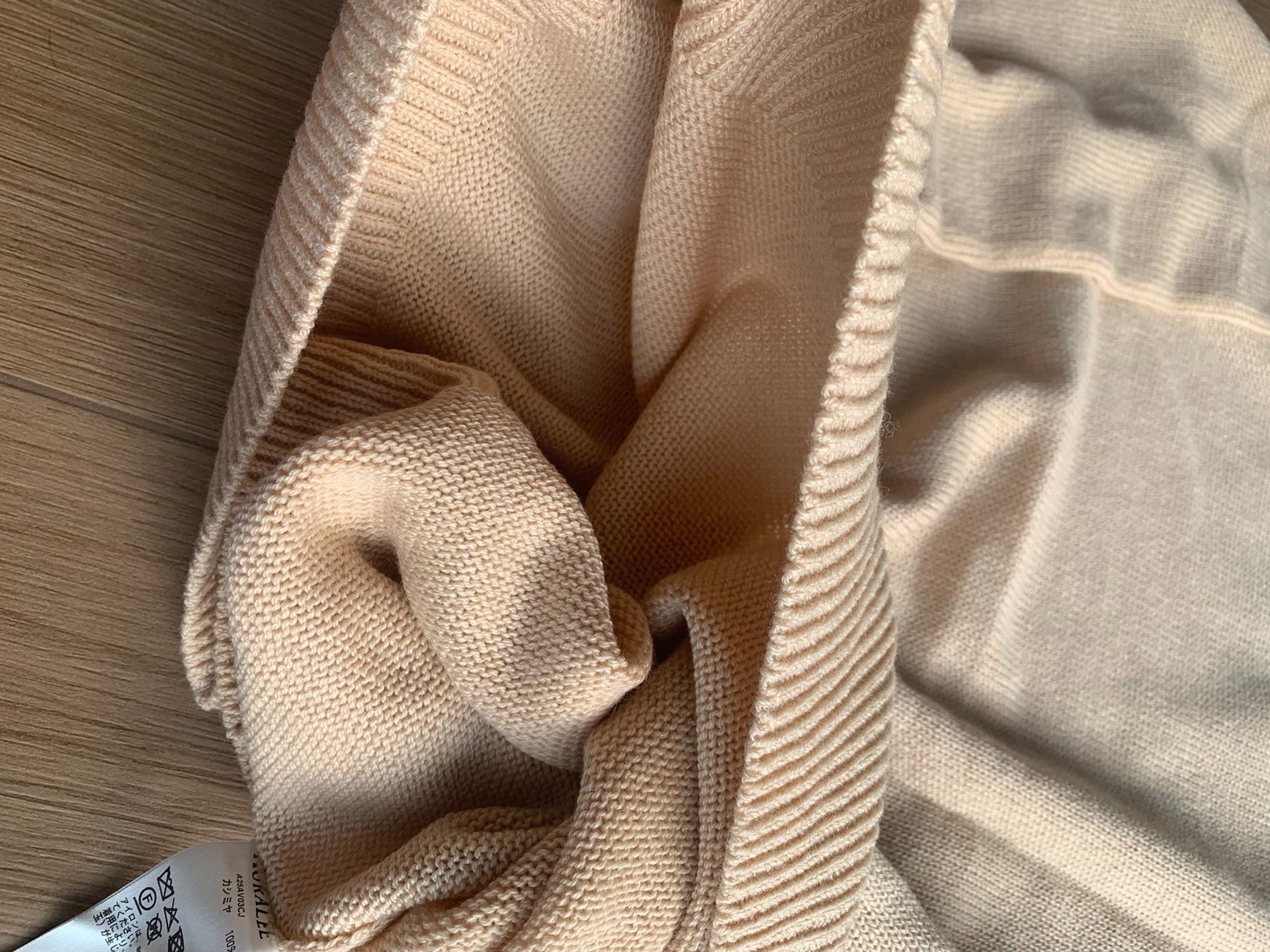 Auralee AURALEE 25AW Knit V-Neck Light Cashmere Size US XXL / EU 58 / 5 - 6 Thumbnail
