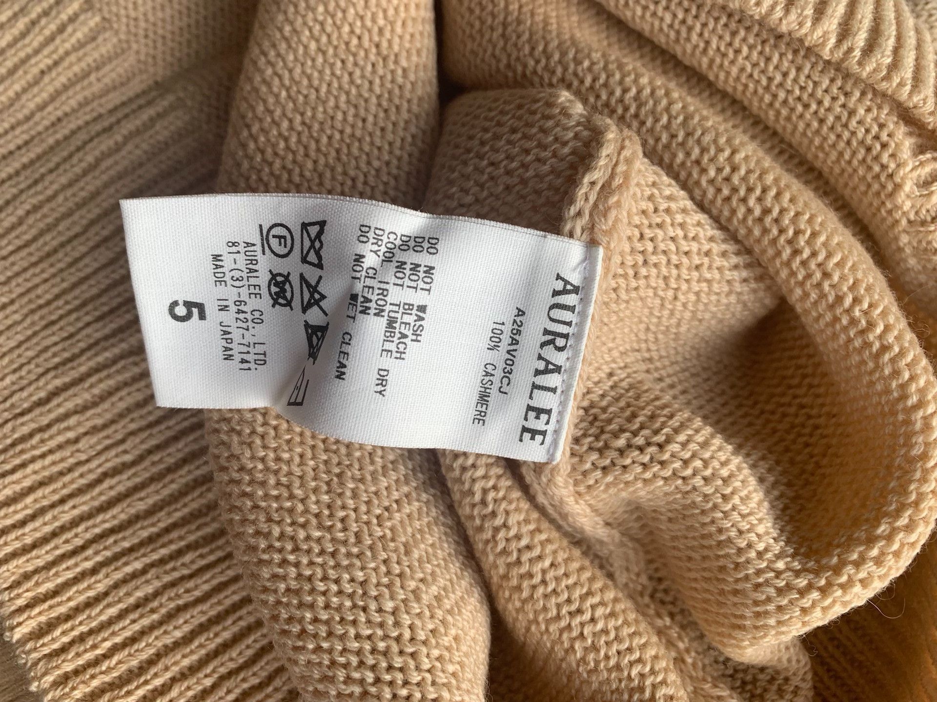 Auralee AURALEE 25AW Knit V-Neck Light Cashmere Size US XXL / EU 58 / 5 - 4 Thumbnail