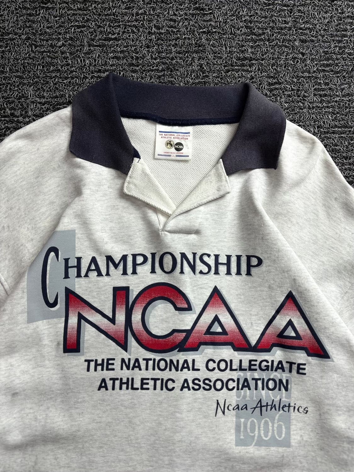 Vintage NCAA Vintage Retro Sweatshirt Size US M / EU 48-50 / 2 - 2 Thumbnail