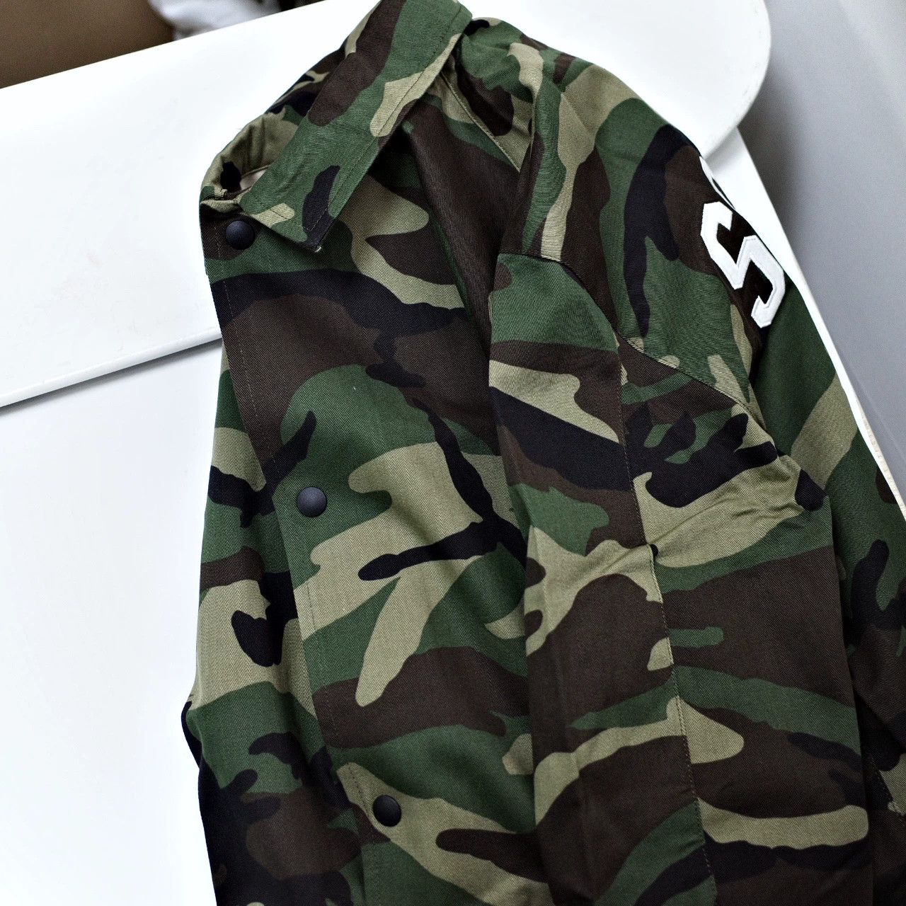 Sophnet. Sophnet Camouflage Jacket Big Back Logo Size US M / EU 48-50 / 2 - 4 Thumbnail