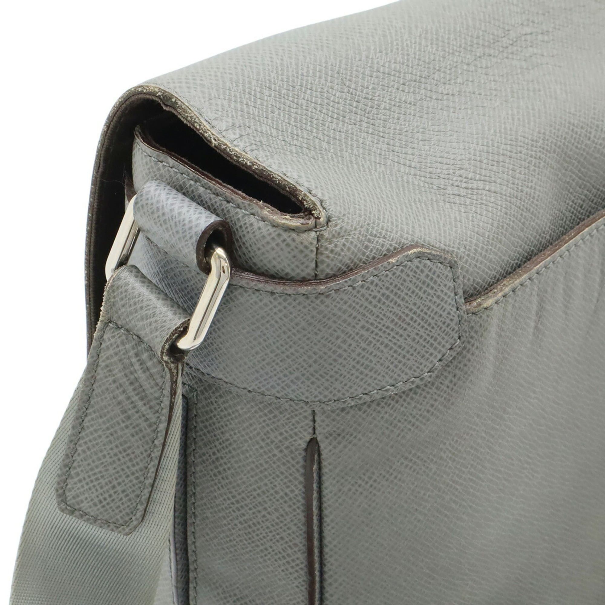 Louis Vuitton LOUIS VUITTON Taiga Roman MM Shoulder Bag/Handbag in Glacier Leather, Gray, M32623 Size ONE SIZE - 5 Thumbnail