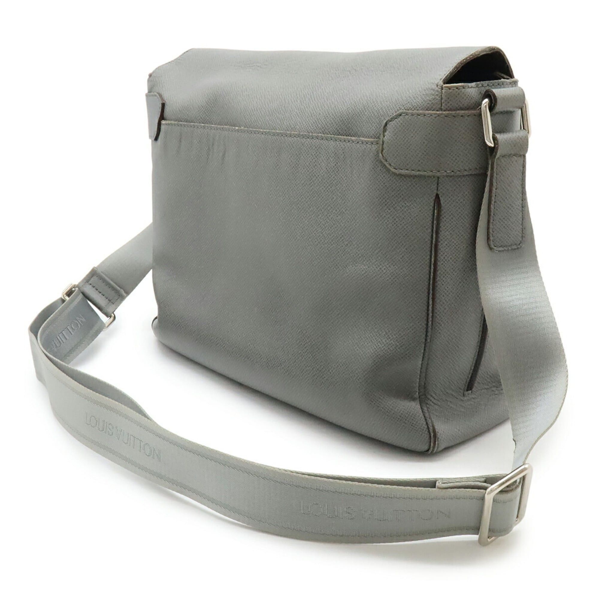 Louis Vuitton LOUIS VUITTON Taiga Roman MM Shoulder Bag/Handbag in Glacier Leather, Gray, M32623 Size ONE SIZE - 3 Thumbnail