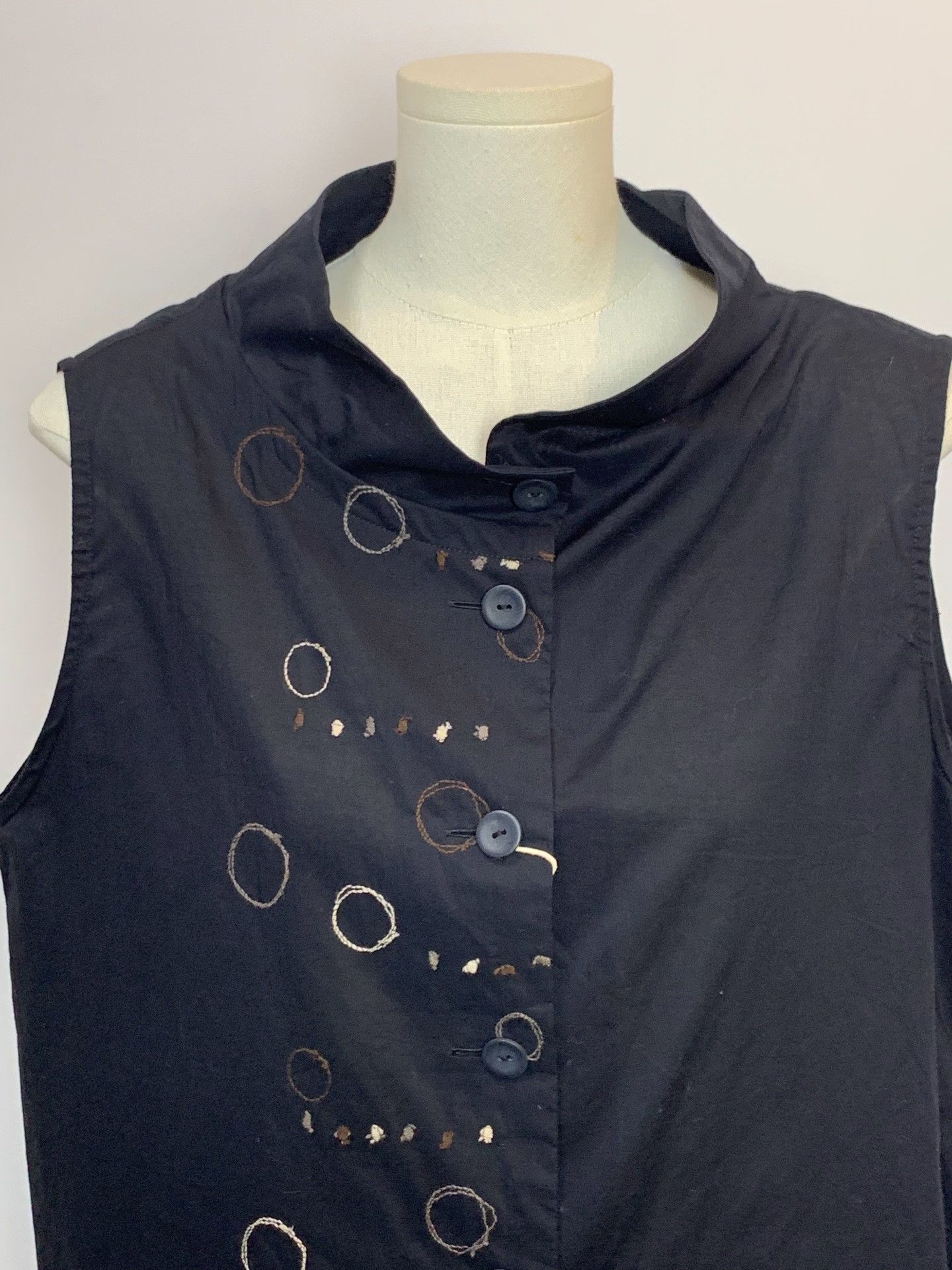 Other Irregular Black Embroidered Vest Top Size M / US 6-8 / IT 42-44 - 3 Thumbnail
