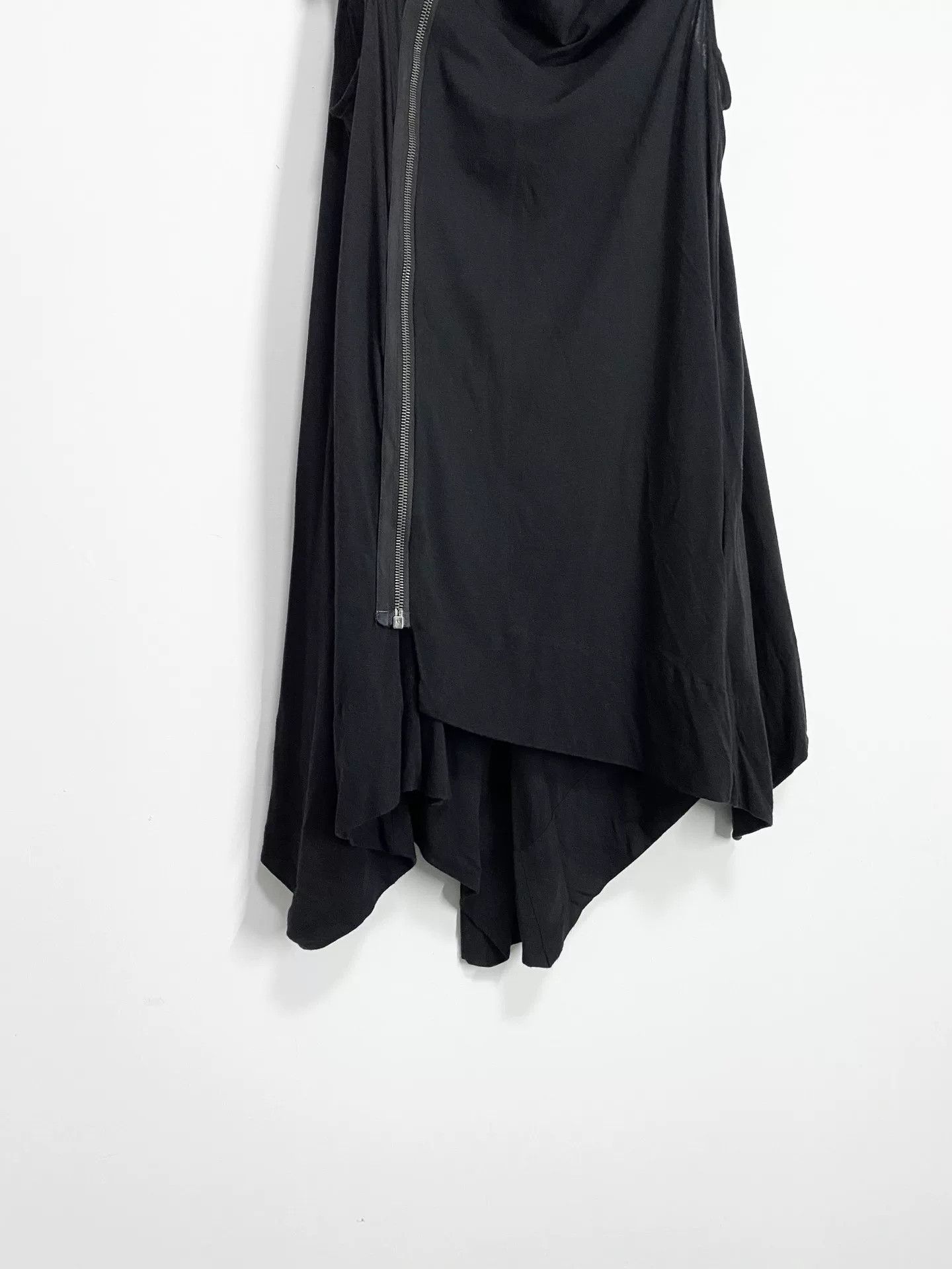 Rick Owens Rick Owens Asymmetric Drape Vest Size US M / EU 48-50 / 2 - 3 Thumbnail
