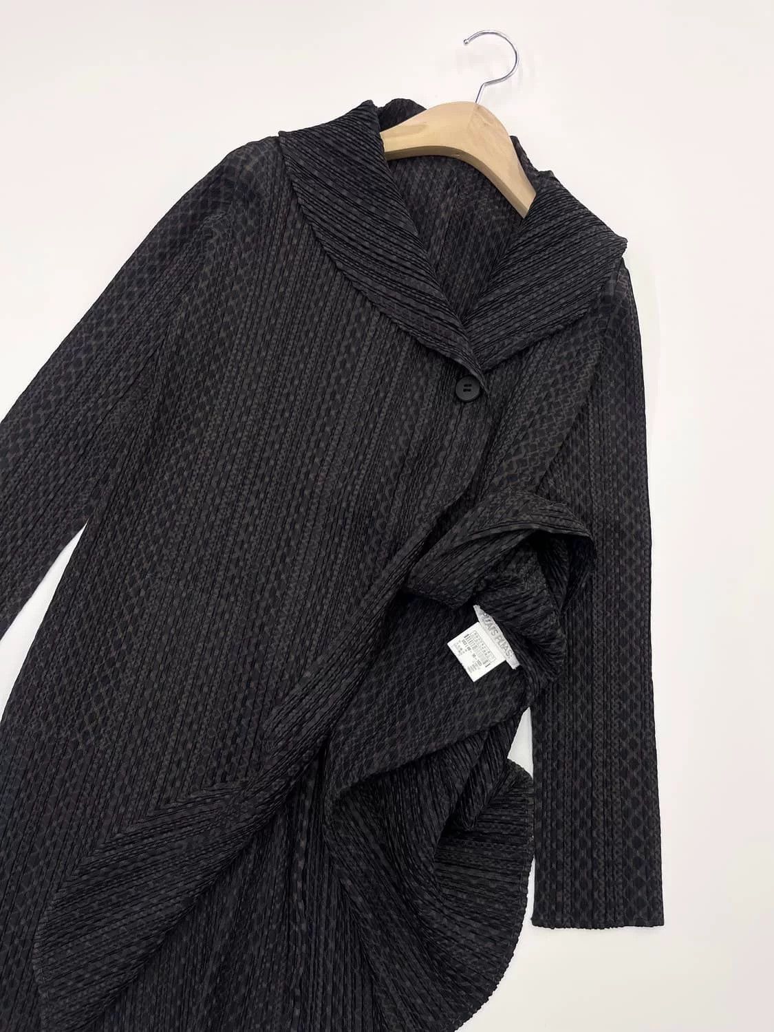 Pleats Please Issey Miyake Issey Miyake Pleats Please Vintage Coat Size M / US 6-8 / IT 42-44 - 5 Thumbnail
