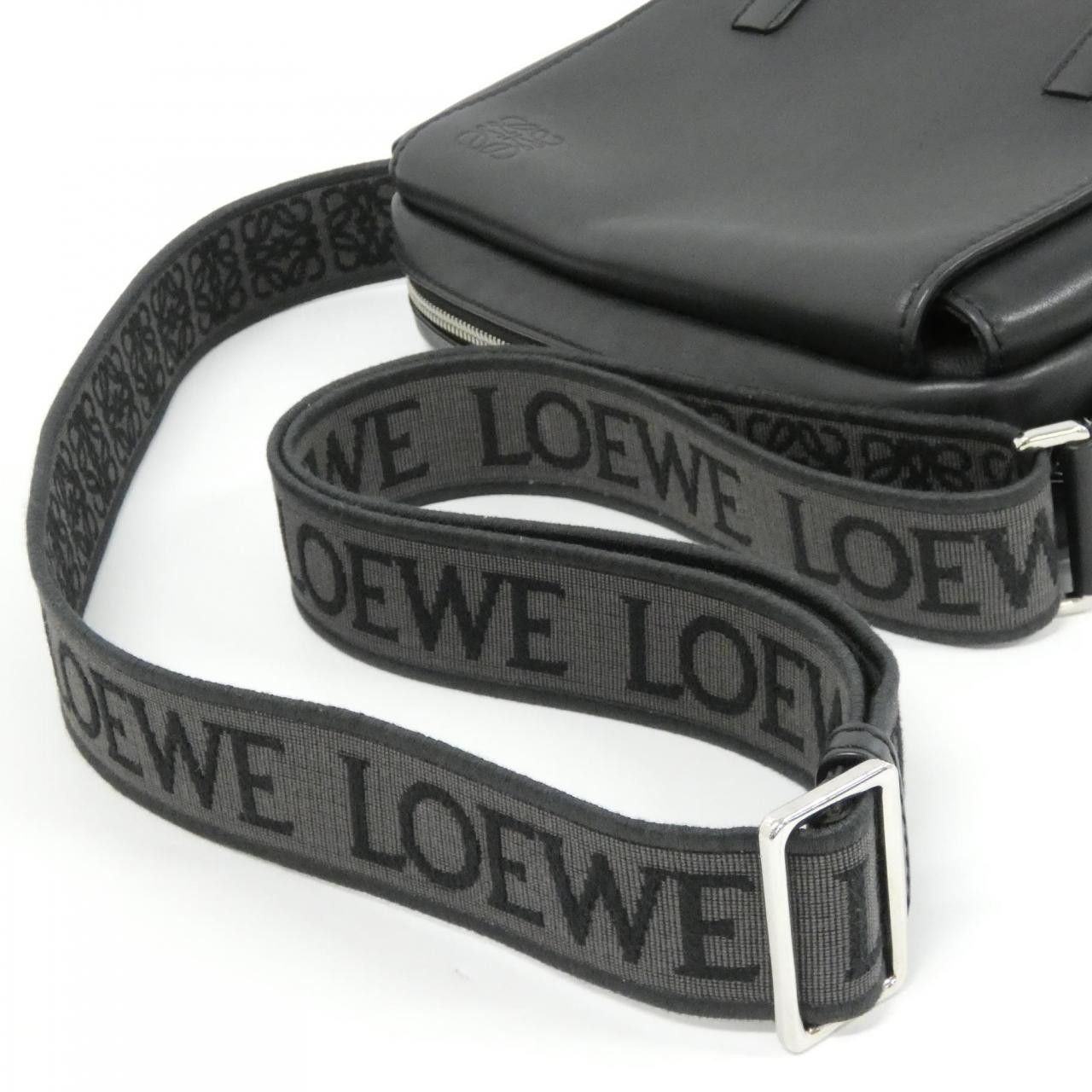 Loewe Loewe Loewe Military Messenger Bag Calf Shoulder Bag Leather Shoulder Bag B553A72X21 DUTY FREE for USA Size ONE SIZE - 9 Thumbnail