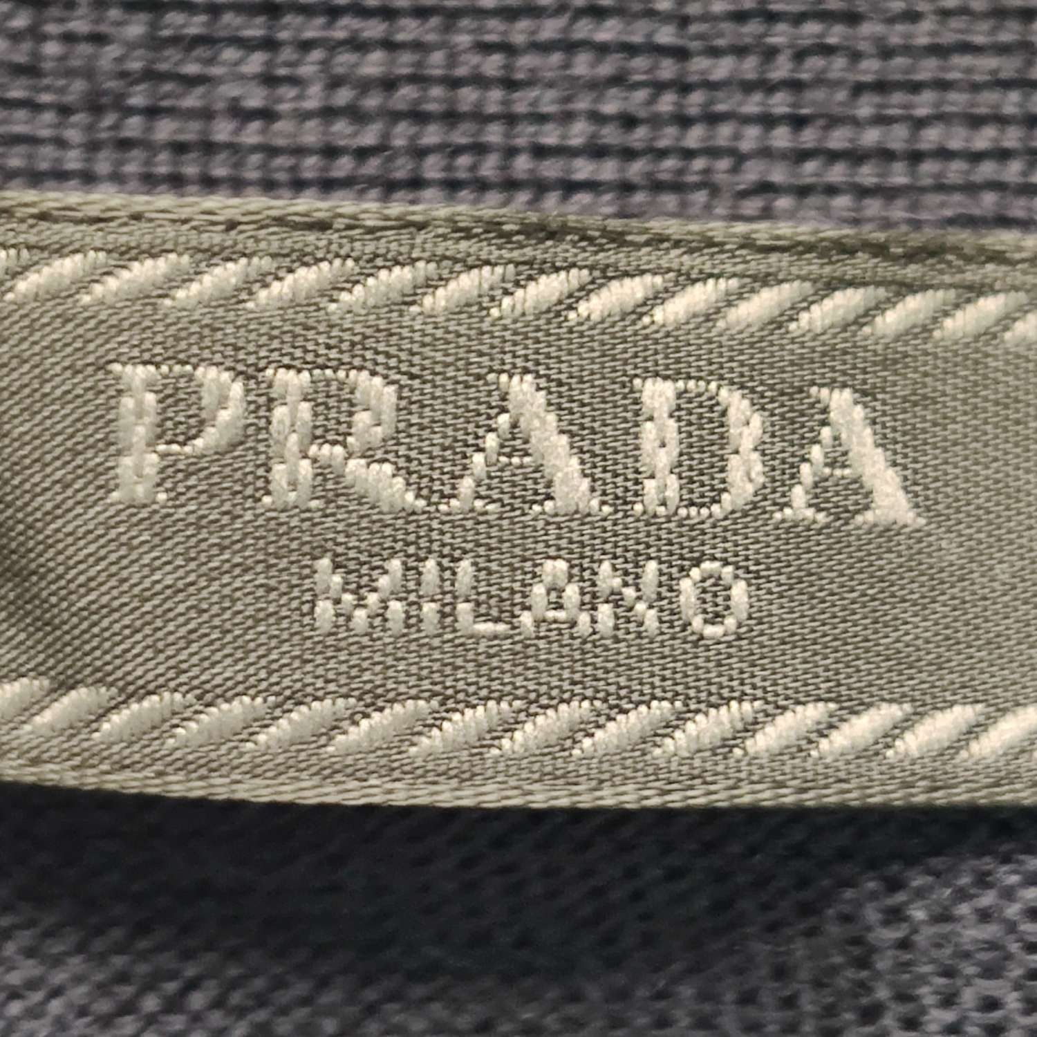 Prada Prada V-Neck Buttoned Long-Sleeve Cardigan L Size US S / EU 44-46 / 1 - 7 Thumbnail