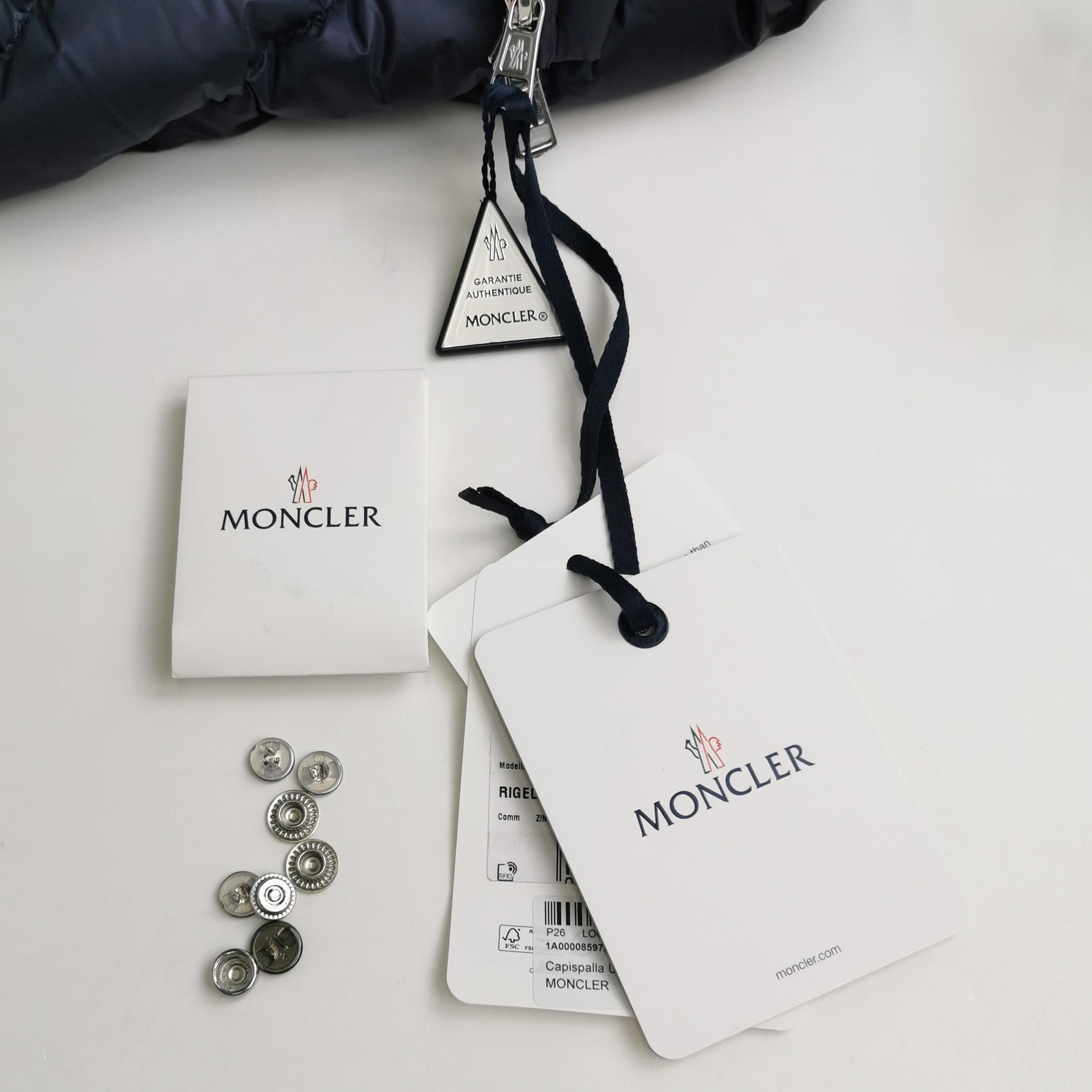 Moncler Moncler Rigel Solid Zip Long-Sleeve Down Jacket Size US M / EU 48-50 / 2 - 7 Thumbnail