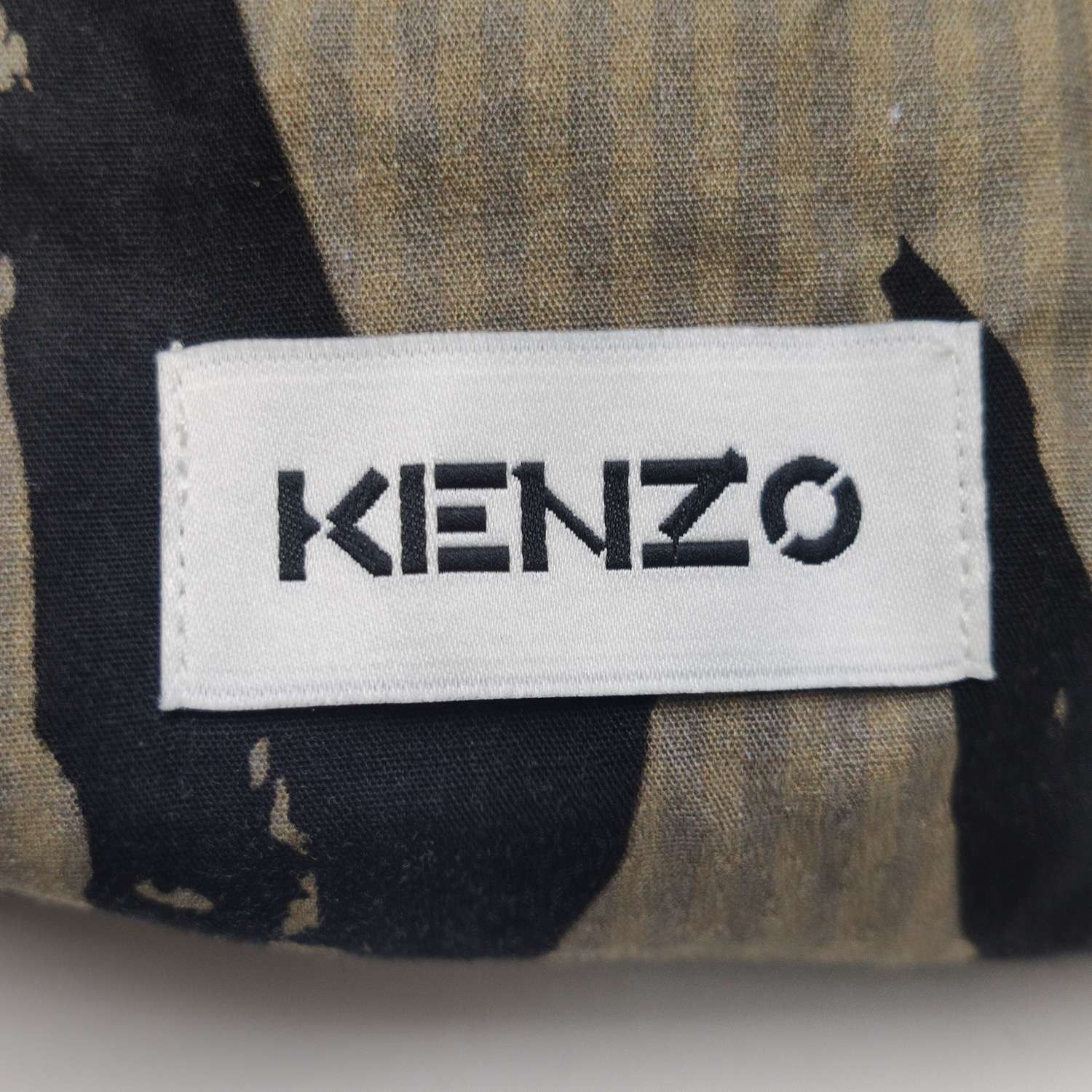 Kenzo Kenzo Navy Cardigan with Yellow Heart Logo L Size US L / EU 52-54 / 3 - 9 Thumbnail