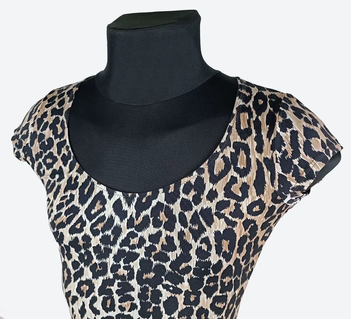 Dolce & Gabbana Dolce & Gabbana Leopard Print T-shirt Size XS / US 0-2 / IT 36-38 - 3 Thumbnail