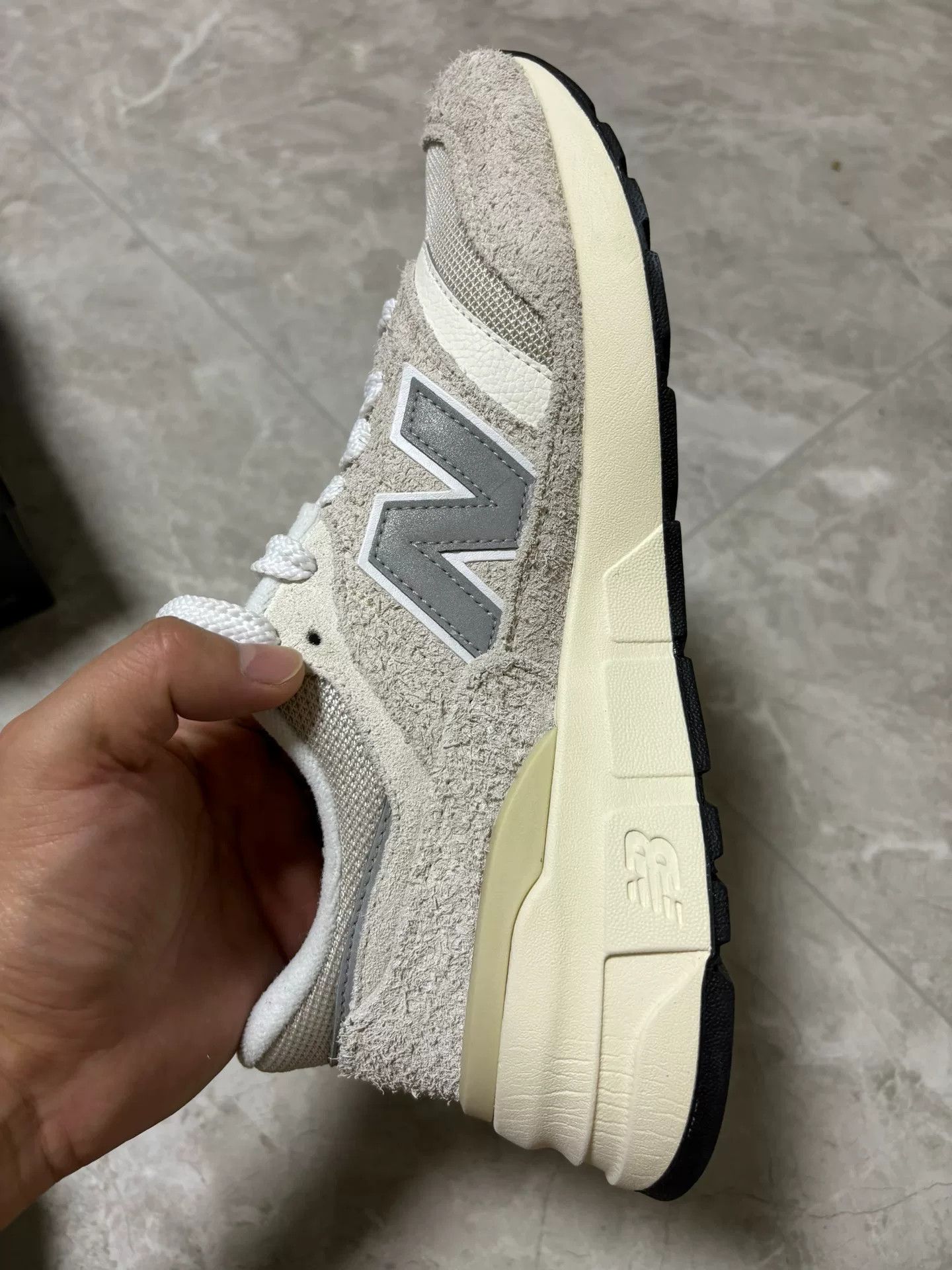 New Balance New Balance 997 Size 41 Size US 8 / EU 41 - 3 Thumbnail