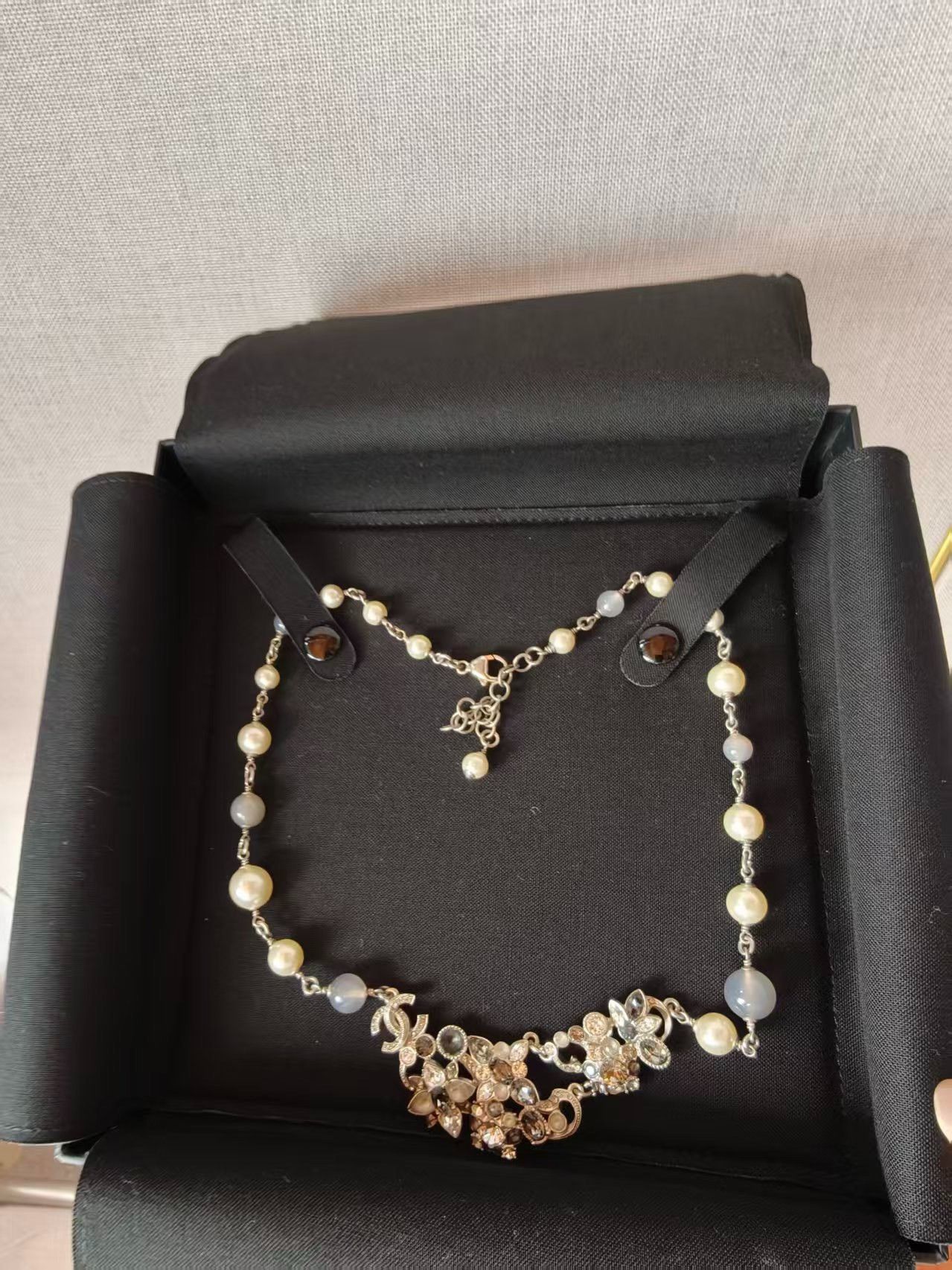 Chanel Chanel Pearl Crystal Necklace Size ONE SIZE - 2 Thumbnail
