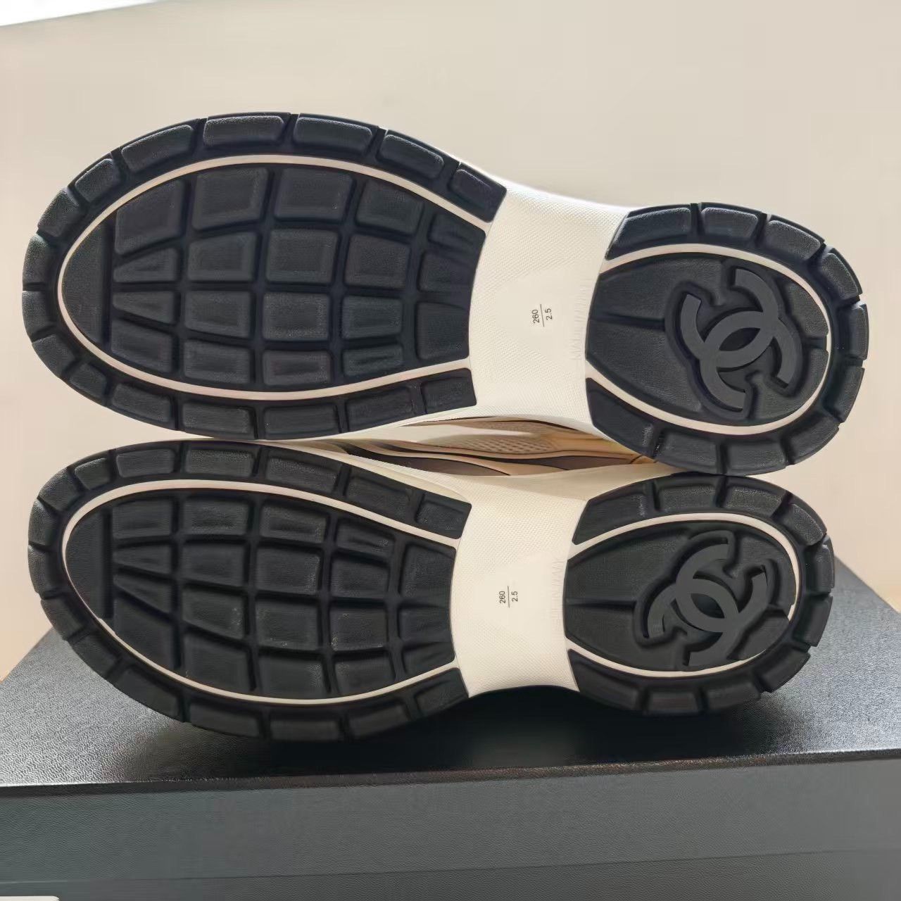 Chanel Chanel Men's Size 42 Sneakers Size US 9 / EU 42 - 4 Thumbnail