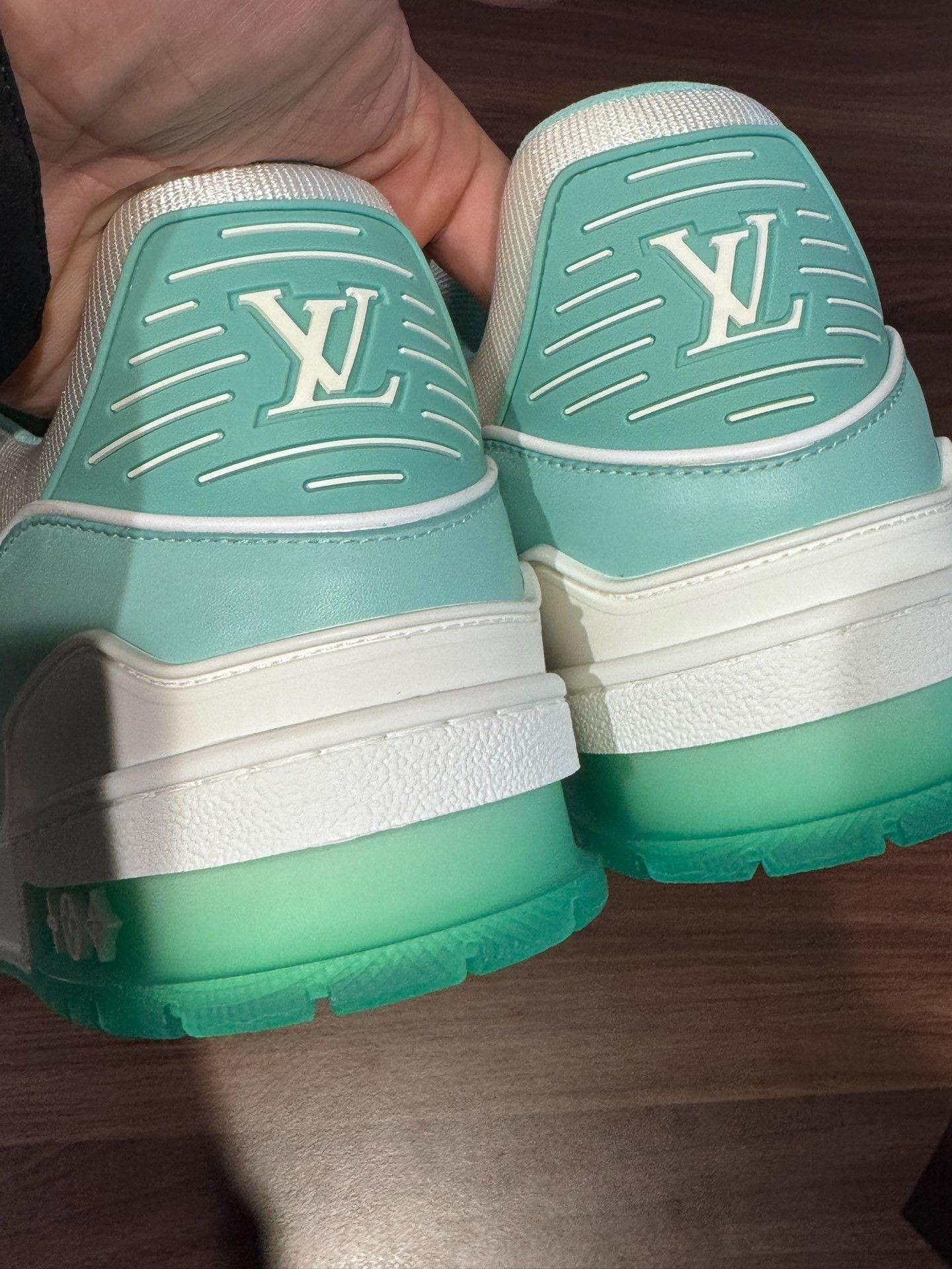 Louis Vuitton Louis Vuitton Trainer Men Green Sneakers Size US 9 / EU 42 - 2 Thumbnail