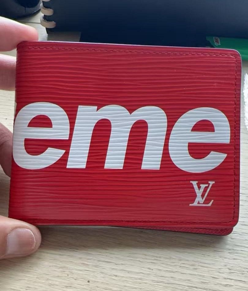 Louis Vuitton Louis Vuitton x Supreme Bi-fold Wallet Size ONE SIZE - 2 Thumbnail