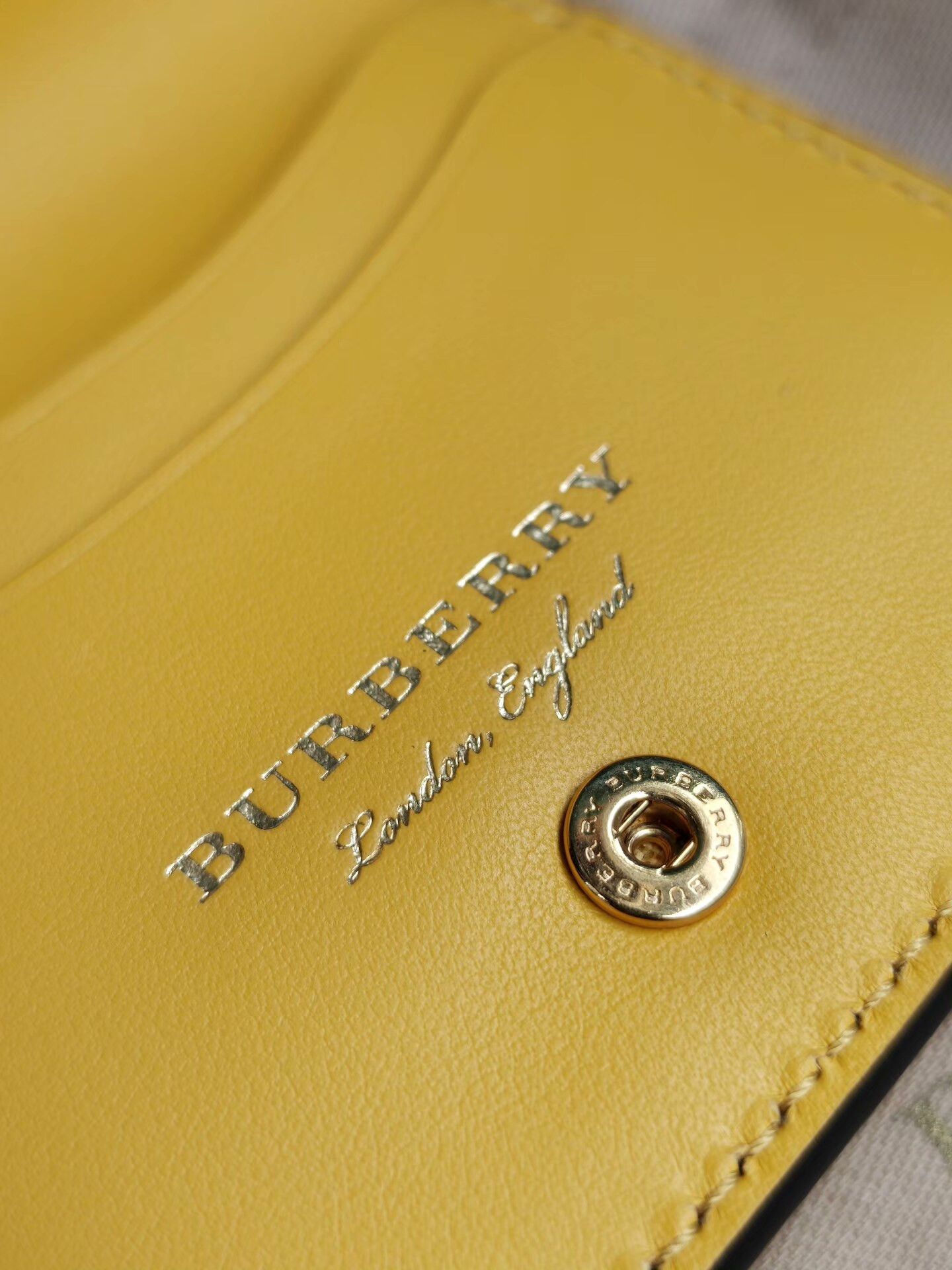 Burberry Burberry Leather Card Holder Crab Patchwork Size ONE SIZE - 3 Thumbnail