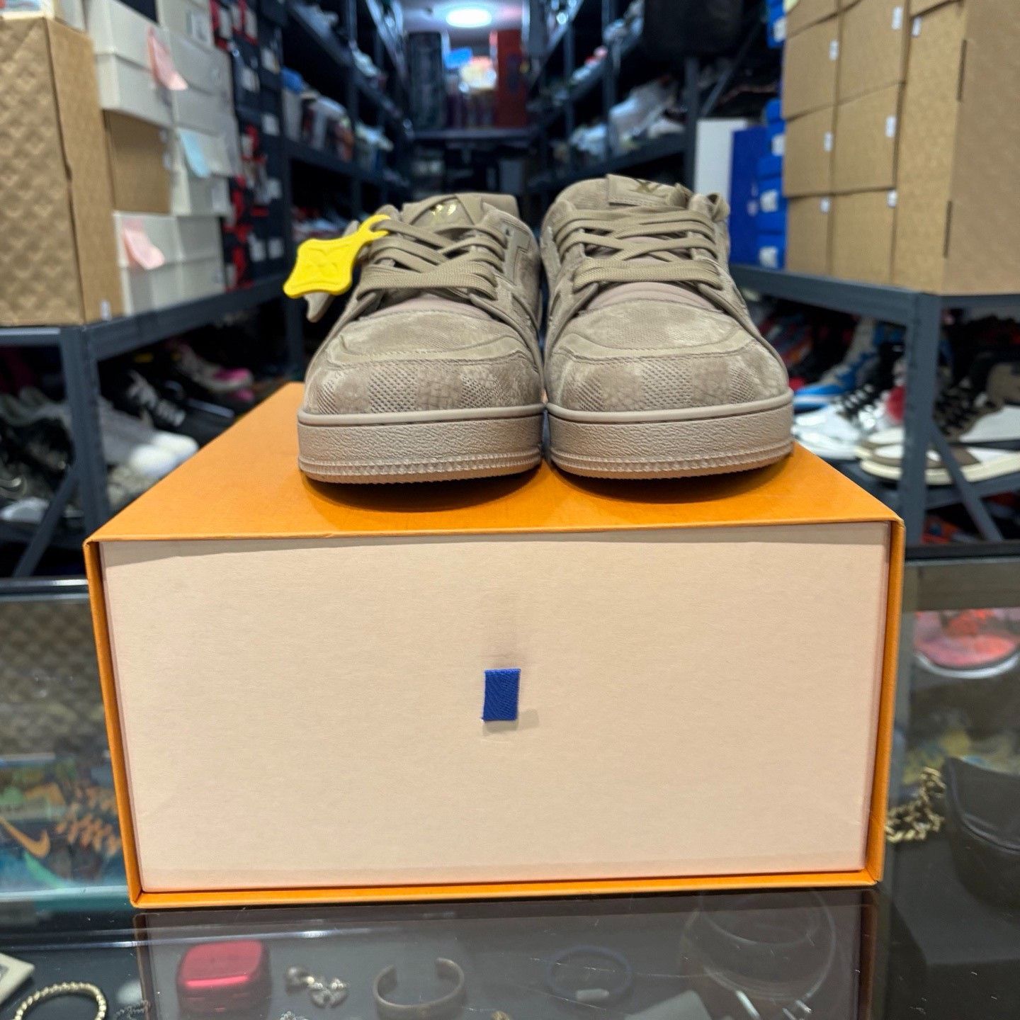 Louis Vuitton Louis Vuitton Trainer Brown Size US 10.5 / EU 43-44 - 2 Thumbnail