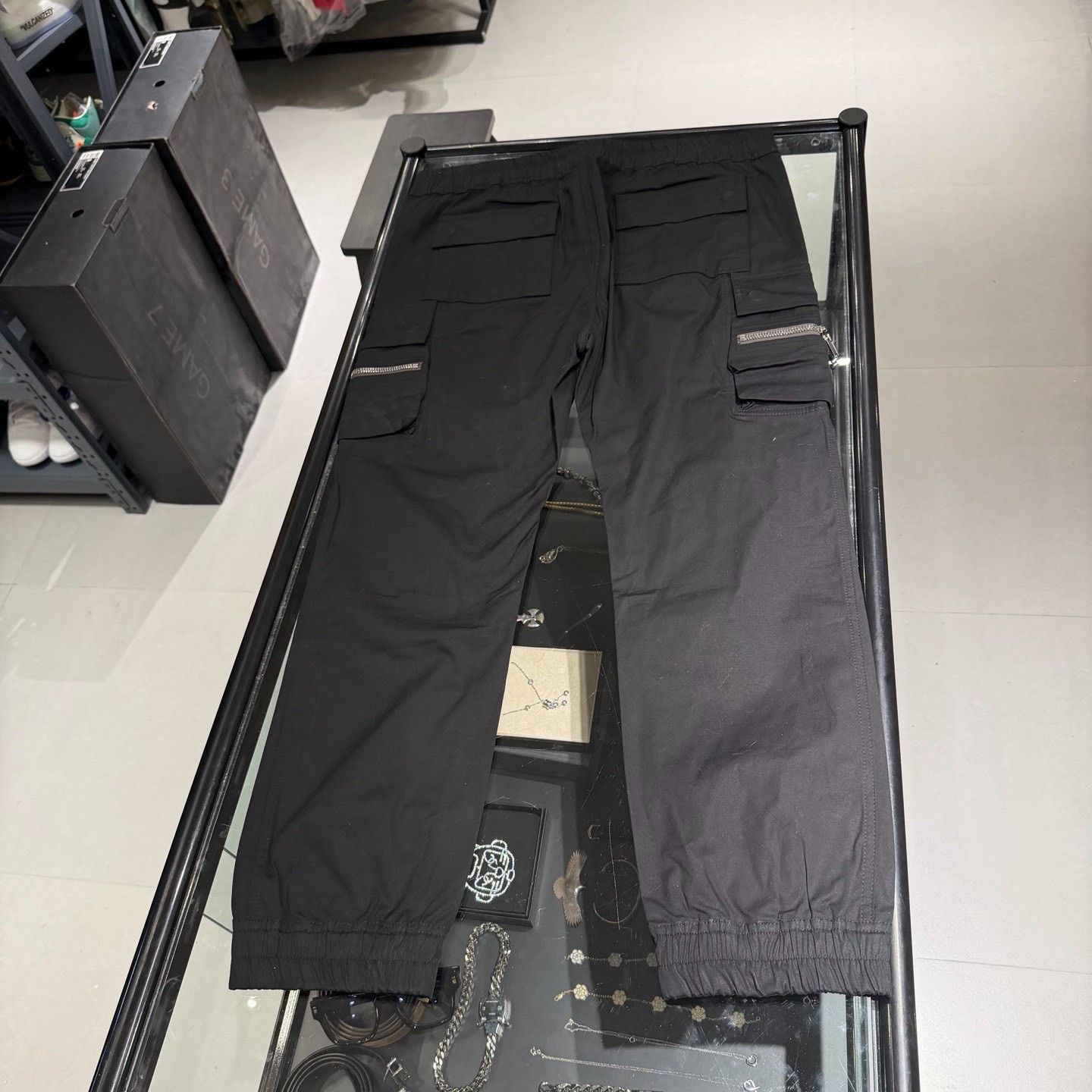 Rick Owens Rick Owens Men's Black Cargo Pants Size US 28 / EU 44 - 2 Thumbnail