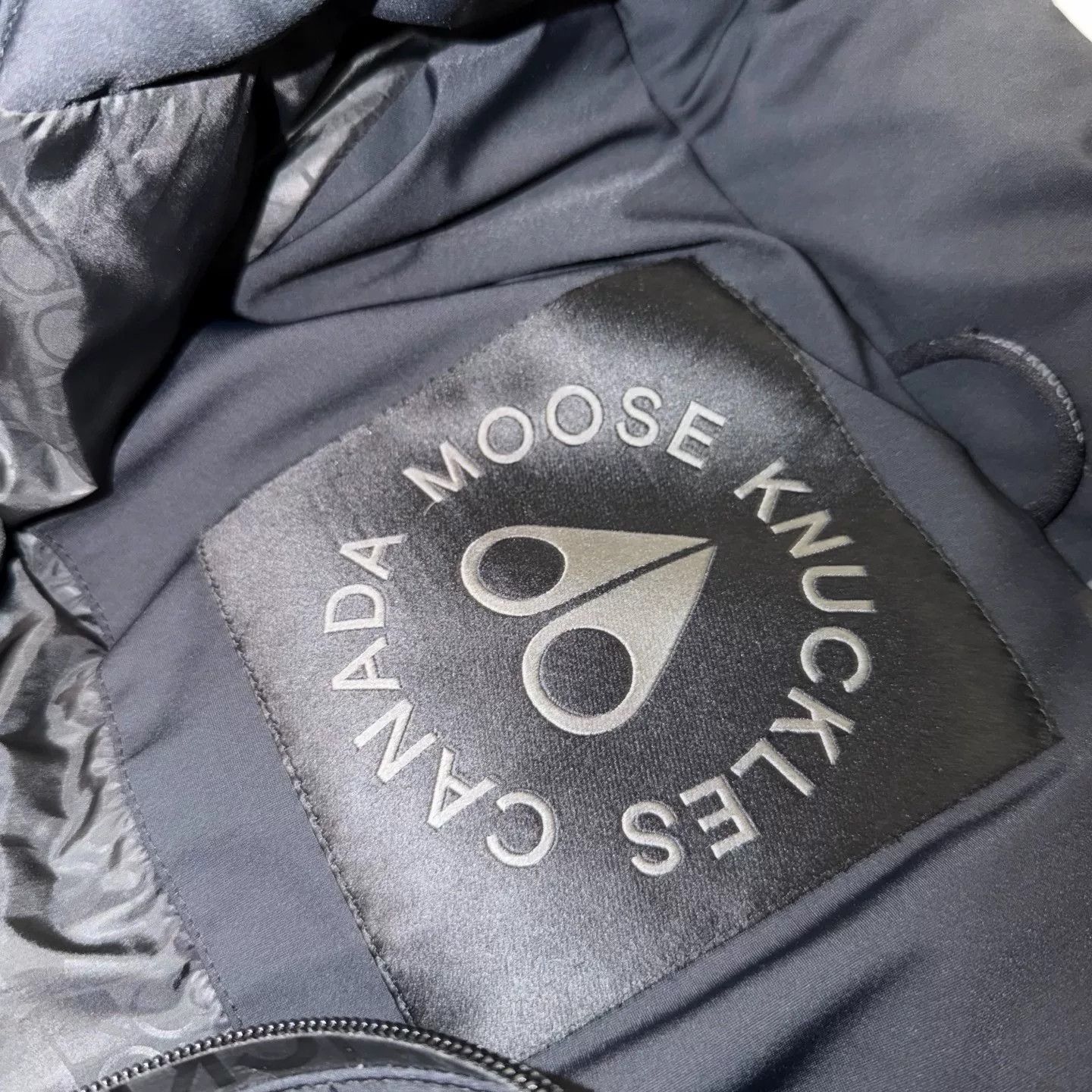 Moose Knuckles Moose Knuckles Colorblock Quilted Logo Down Vest Size US XL / EU 56 / 4 - 4 Thumbnail