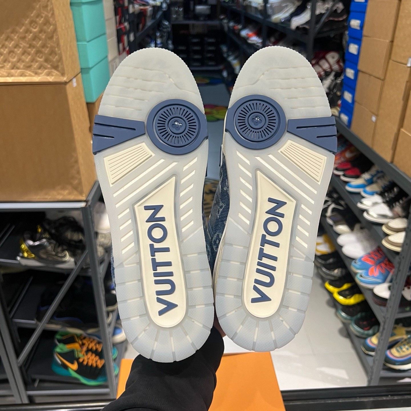 Louis Vuitton Louis Vuitton Trainer Blue White Size US 9 / EU 42 - 5 Thumbnail