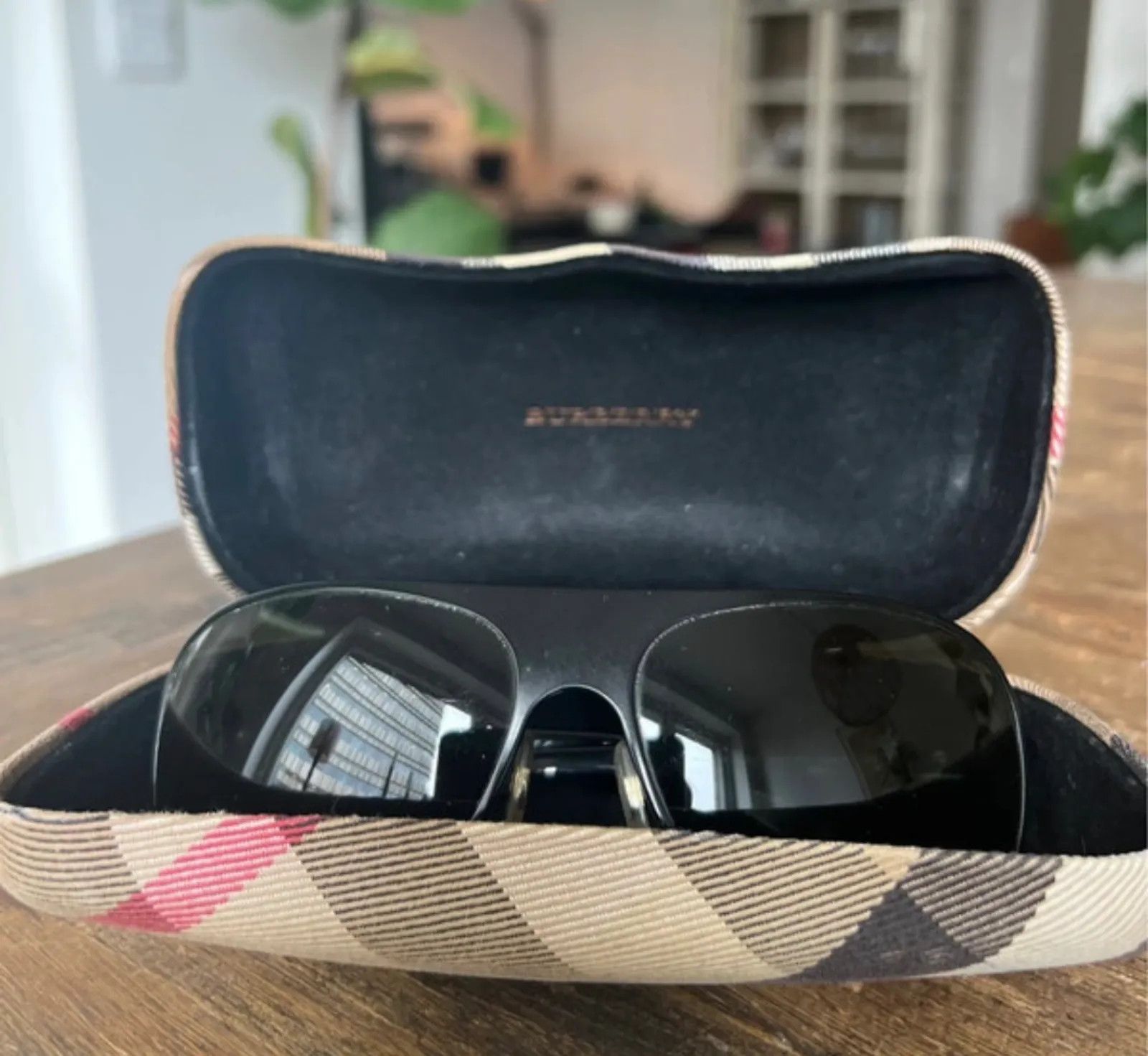Burberry Burberry Sunglasses Size ONE SIZE - 4 Thumbnail