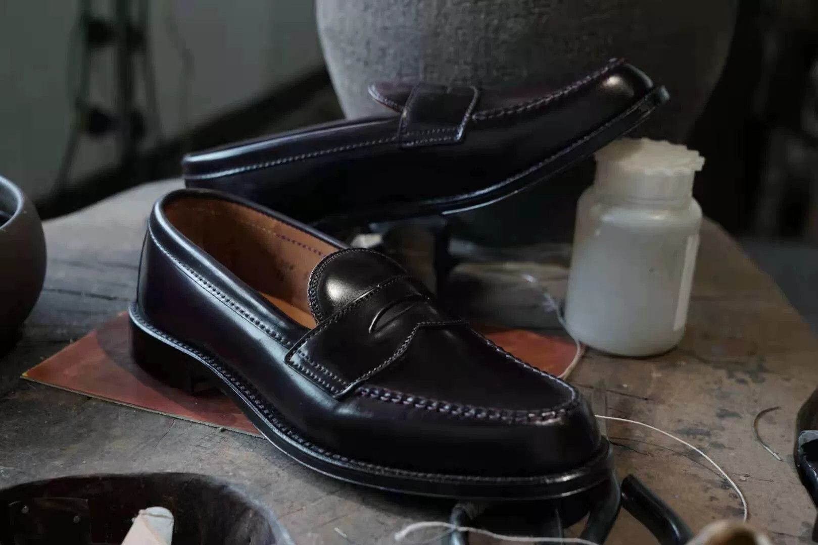 Alden Alden Shell Cordovan V Last Loafers 8.5E Size US 8.5 / EU 41-42 - 3 Thumbnail