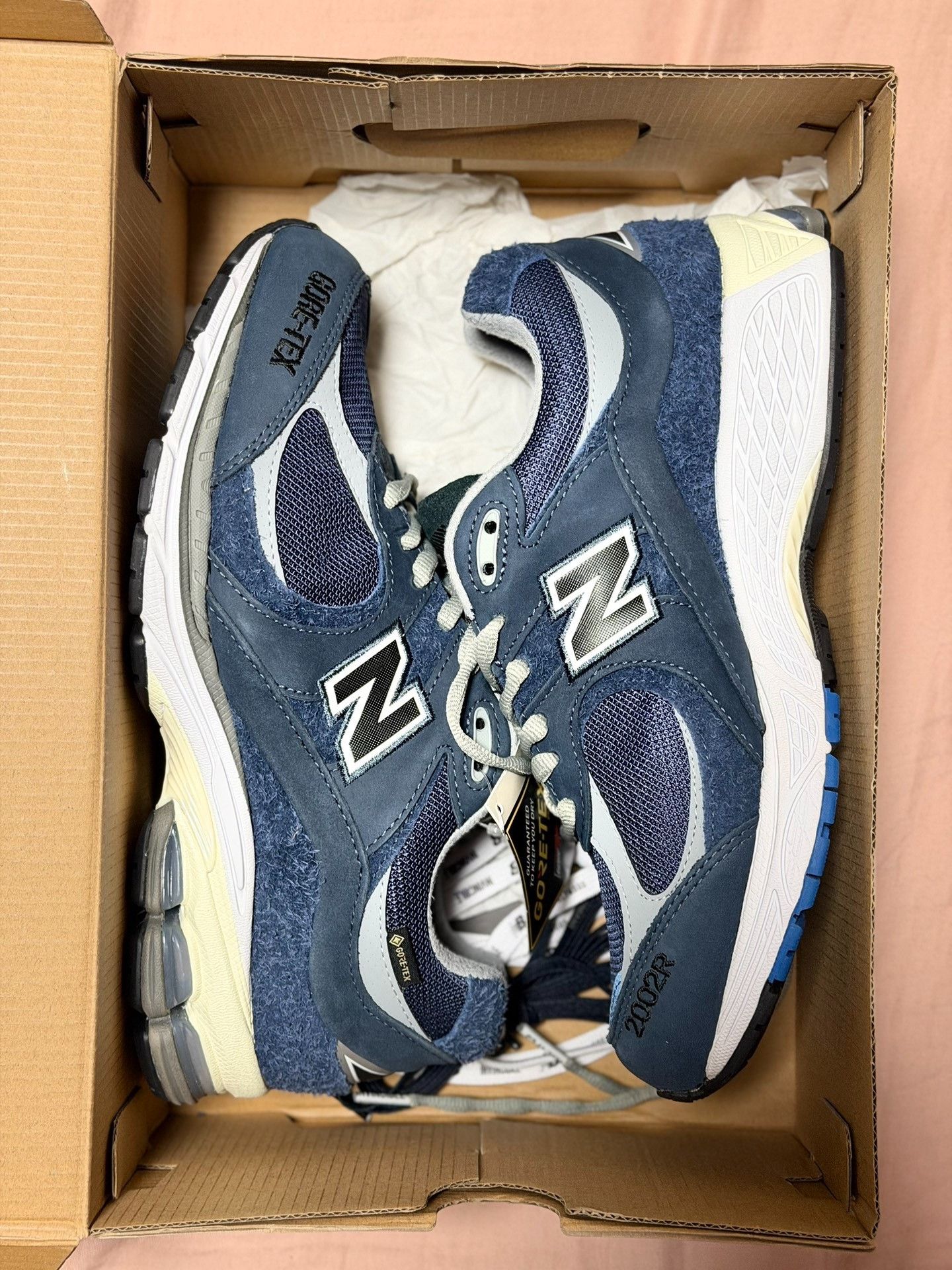 New Balance N.HOOLYWOOD x INVINCIBLE x New Balance 2002R Size US 9 / EU 42 - 7 Thumbnail