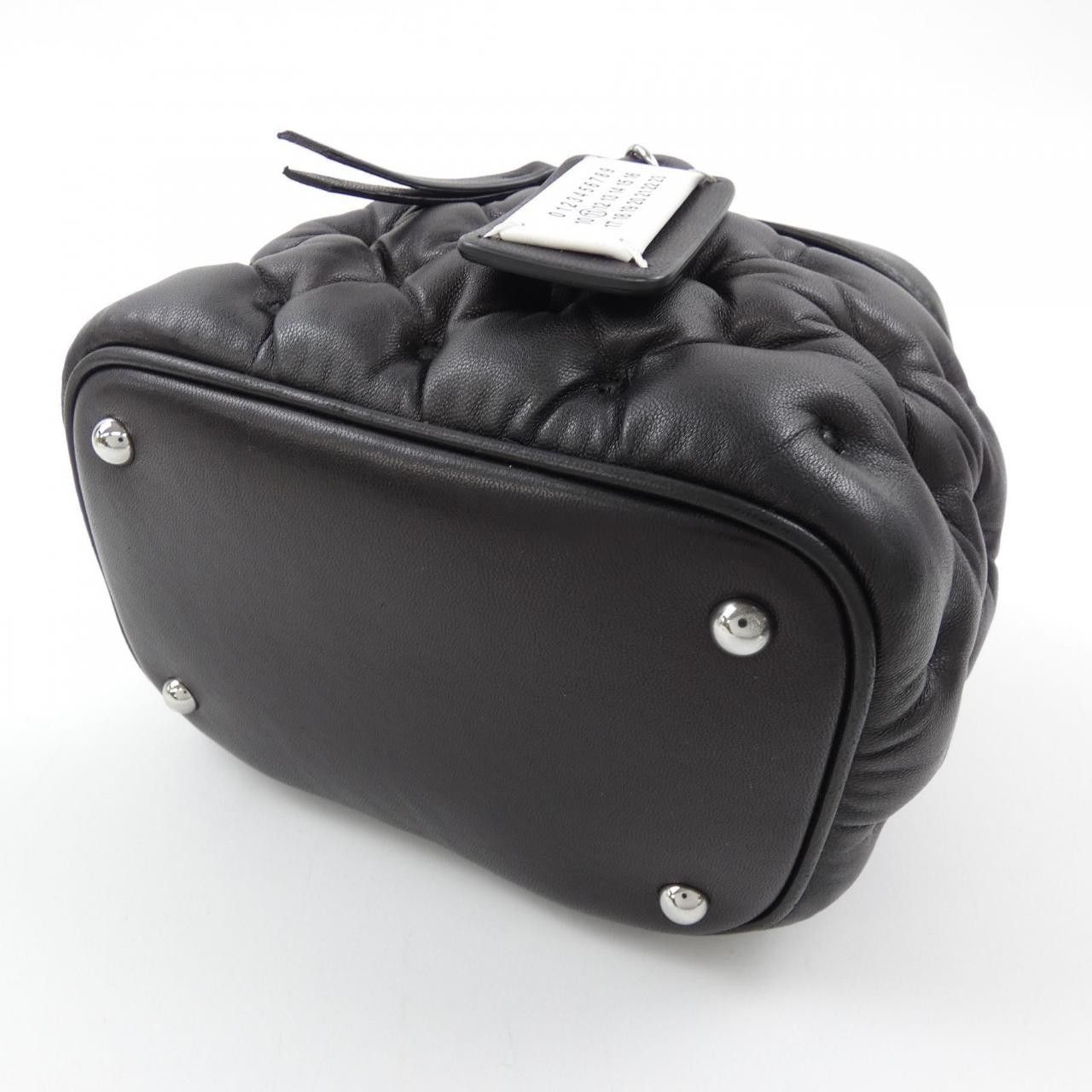 Maison Margiela Maison Margiela Maison Margiela SB2WD0091 P6434 Sheepskin Bag Leather Crossbody Bag SB2WD0091 DUTY FREE for USA Size ONE SIZE - 4 Thumbnail