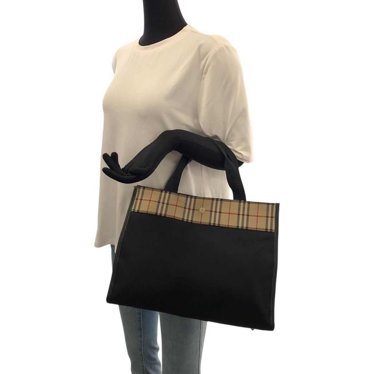 Burberry Burberry Burberry Check Nylon Tote Bag Textile Tote Bag DUTY FREE for USA Size ONE SIZE - 7 Thumbnail