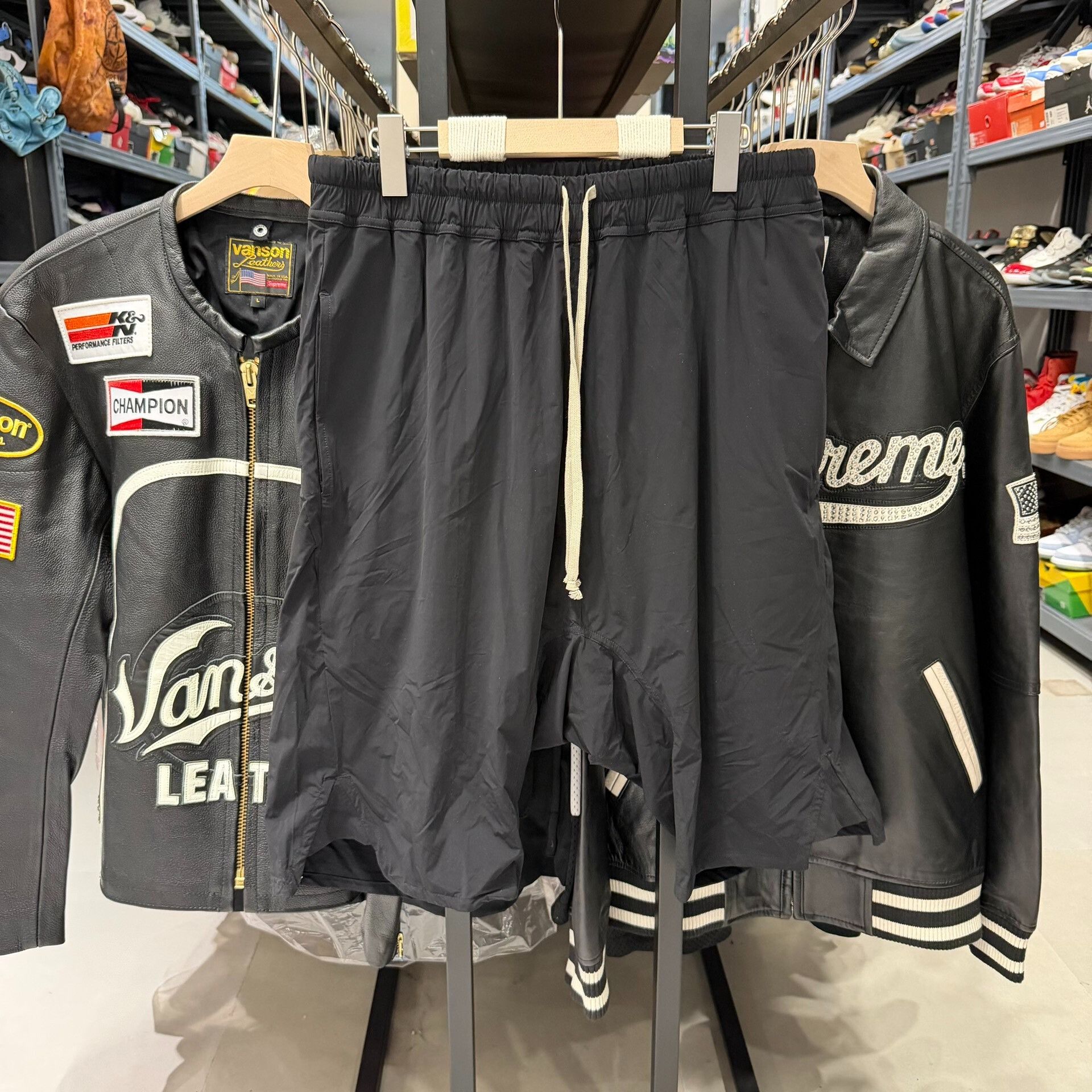 Rick Owens RICK OWENS Black Drawstring Shorts Size US 26 / EU 42 - 5 Thumbnail