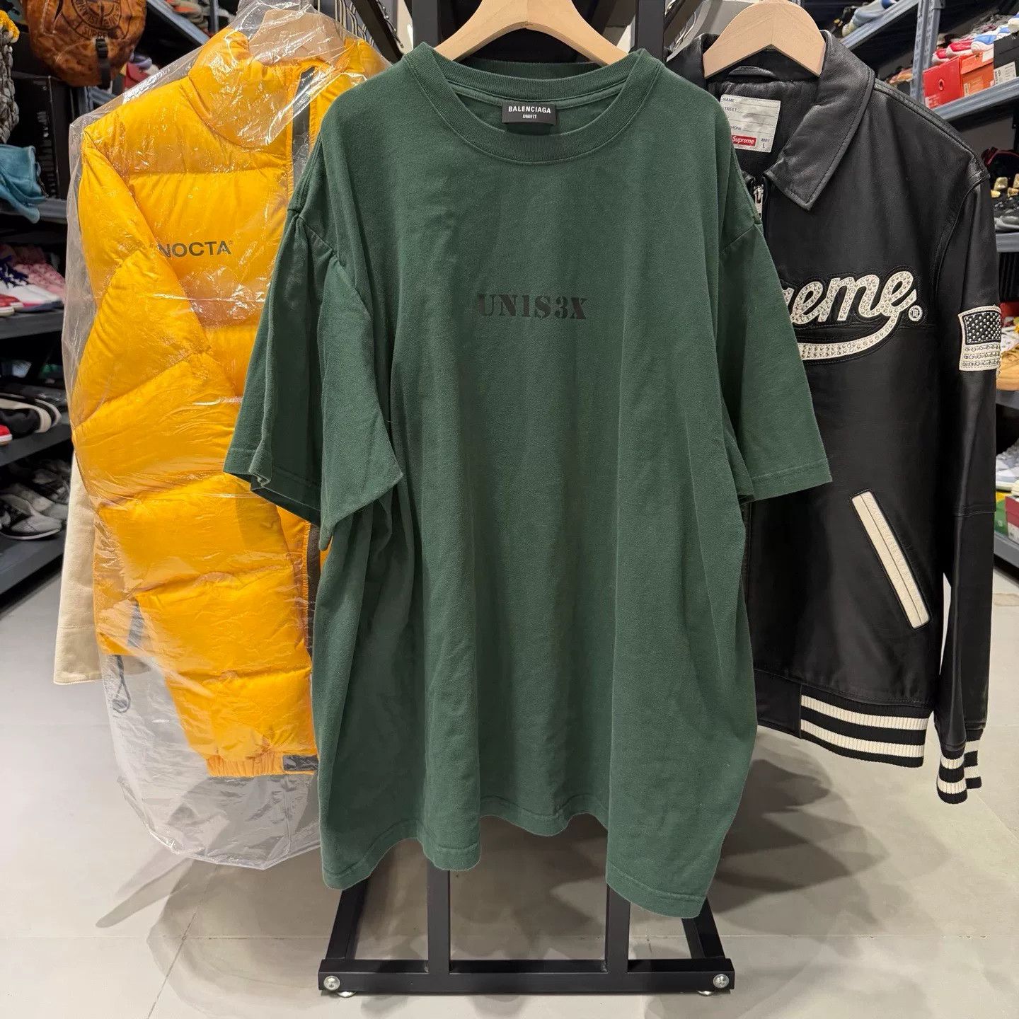 Balenciaga Balenciaga Two-Piece Spliced Green Unisex Short T Size US XS / EU 42 / 0 - 5 Thumbnail
