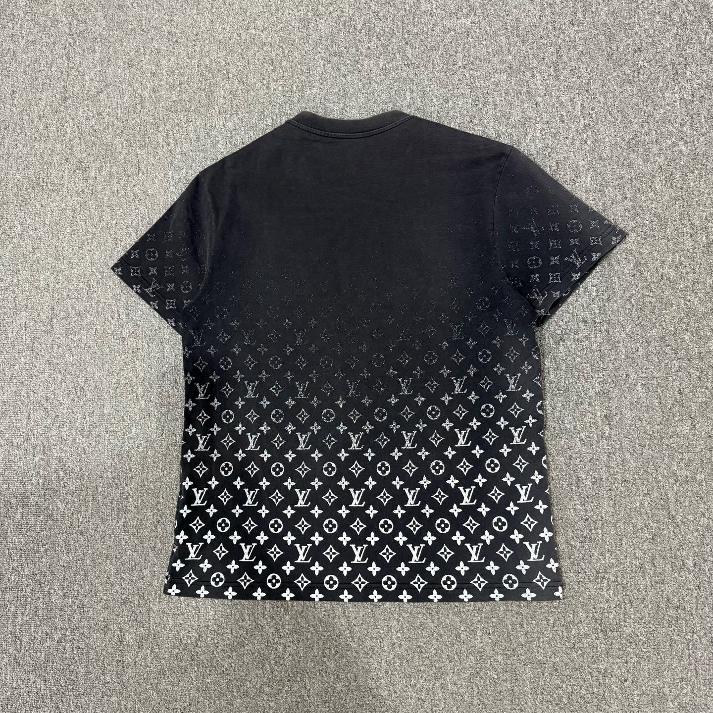Louis Vuitton Louis Vuitton Gradient Monogram Short-Sleeve Shirt Size US M / EU 48-50 / 2 - 2 Thumbnail