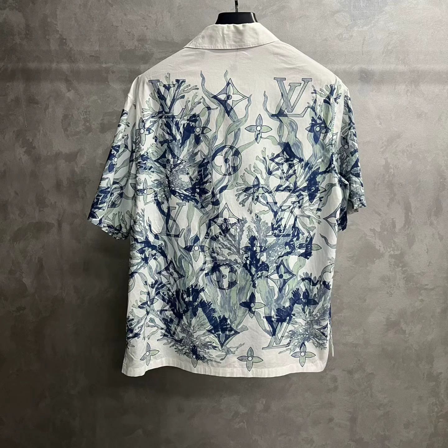 Louis Vuitton Louis Vuitton Multi-Color Short-Sleeve Shirt Size US S / EU 44-46 / 1 - 5 Thumbnail