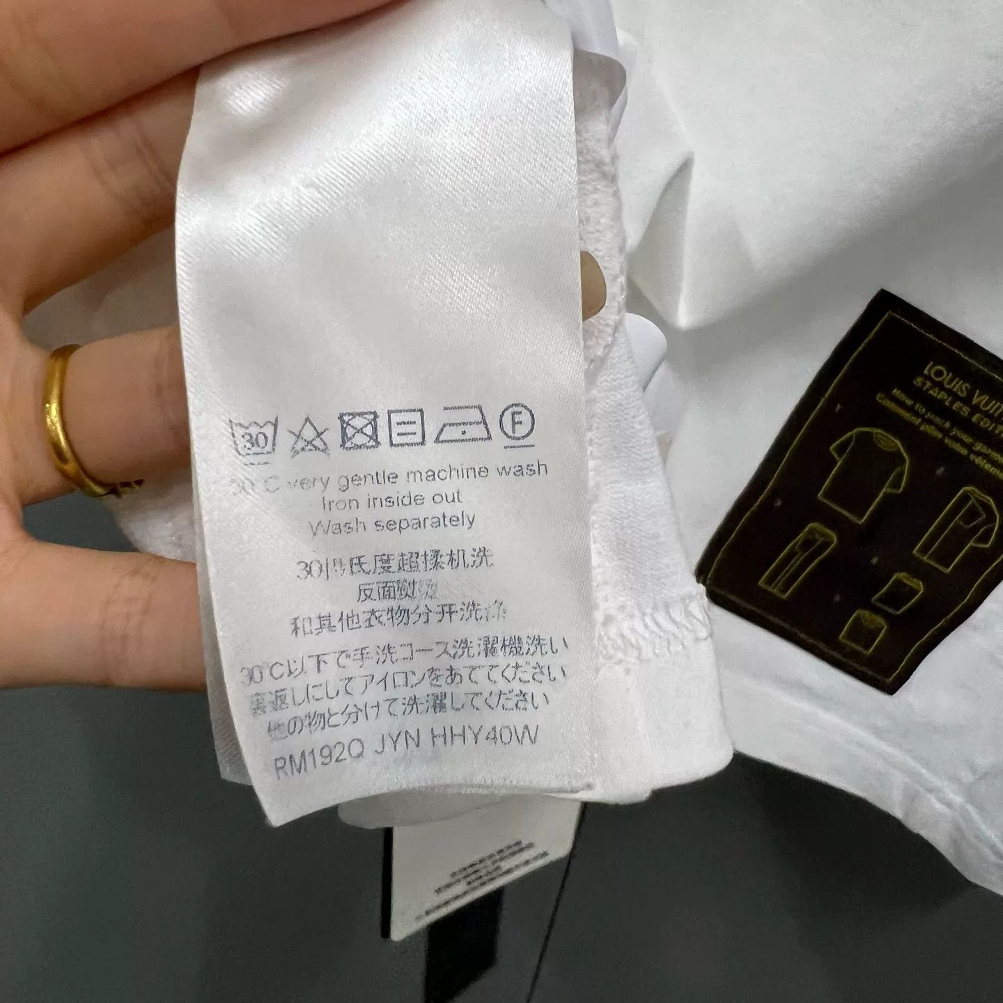 Louis Vuitton Louis Vuitton White Back Label T-Shirt Size US L / EU 52-54 / 3 - 5 Thumbnail