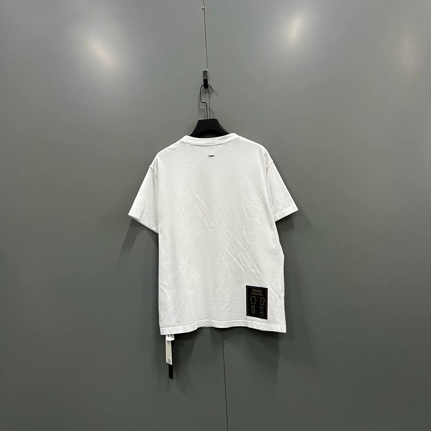 Louis Vuitton Louis Vuitton White Back Label T-Shirt Size US L / EU 52-54 / 3 - 2 Thumbnail