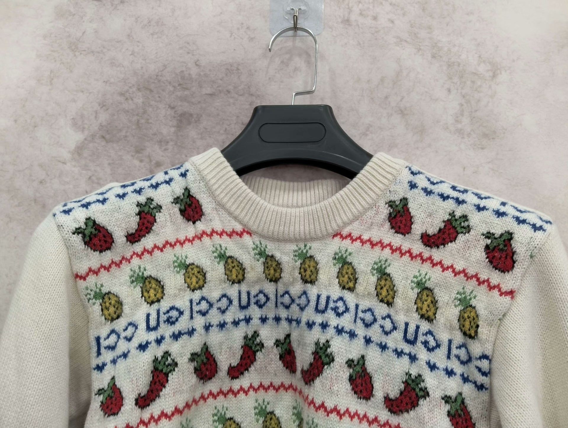 Gucci Gucci White Sweater with Fruit Patterns Size S / US 4 / IT 40 - 3 Thumbnail