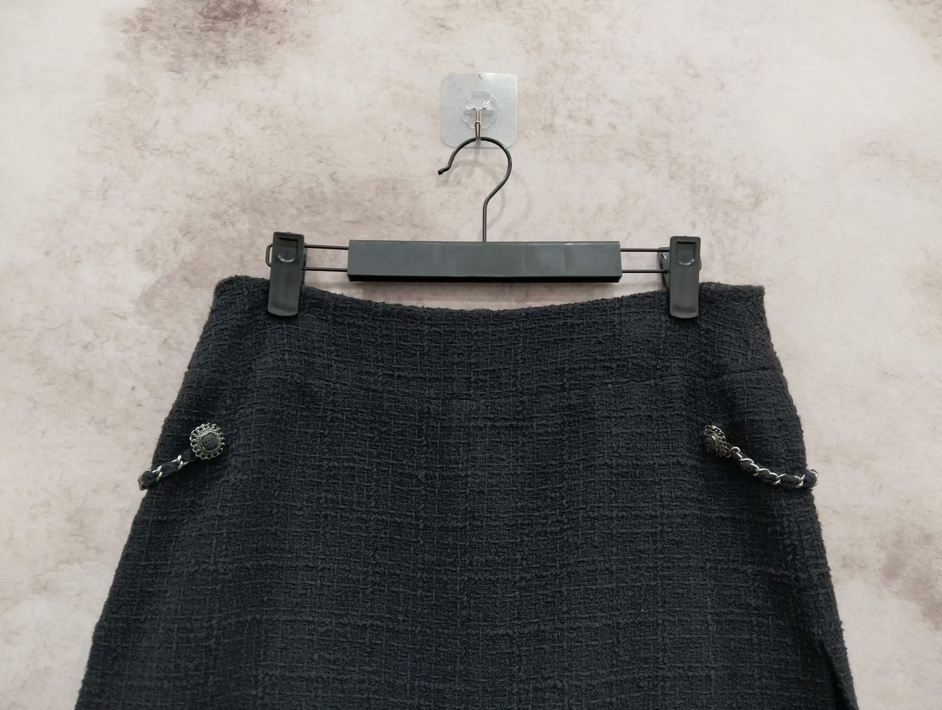 Chanel Chanel Black Textured Short Skirt Size 38" / US 16 / IT 52 - 3 Thumbnail