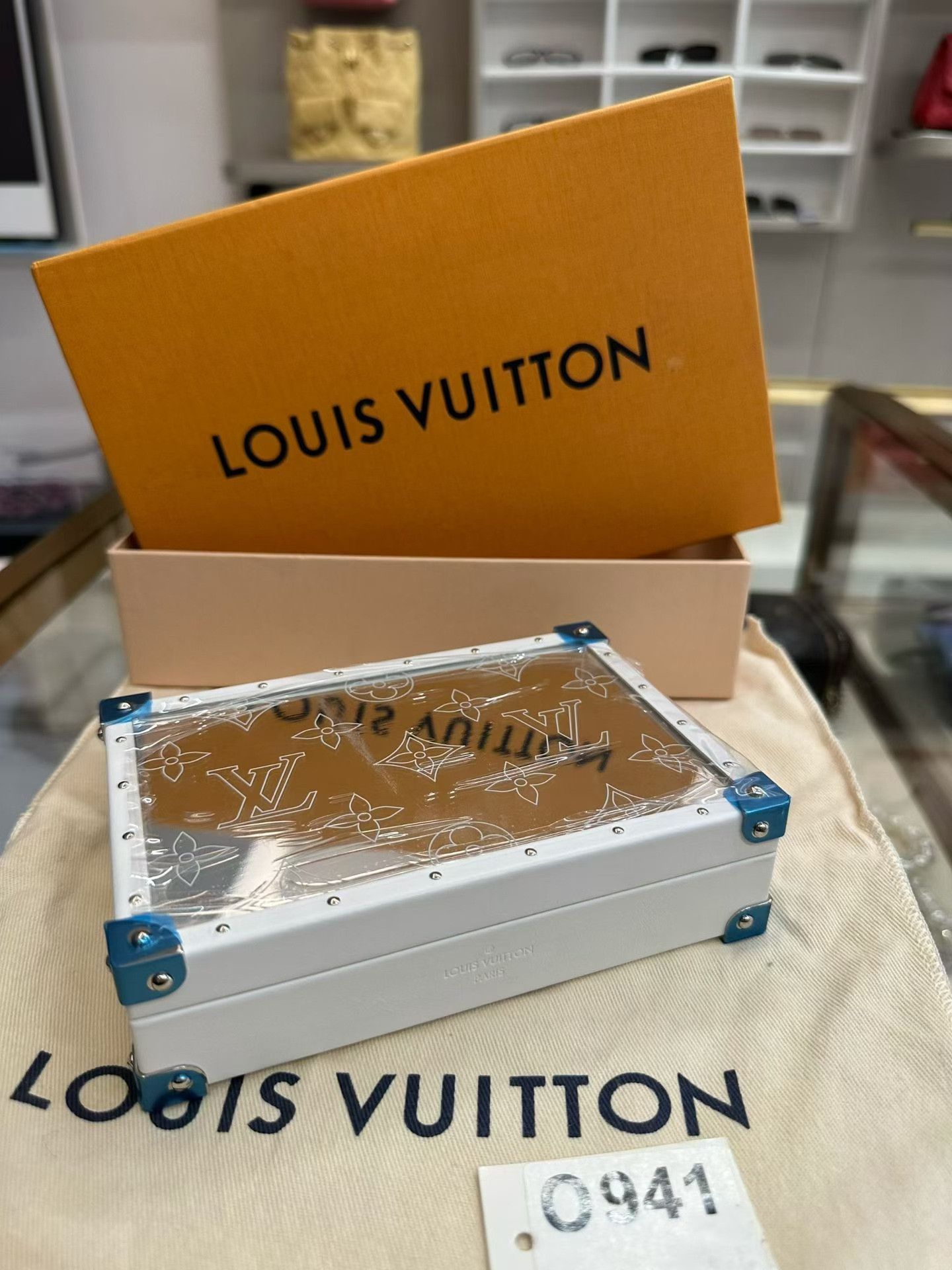 Louis Vuitton Louis Vuitton New Jewelry Box Size ONE SIZE - 4 Thumbnail