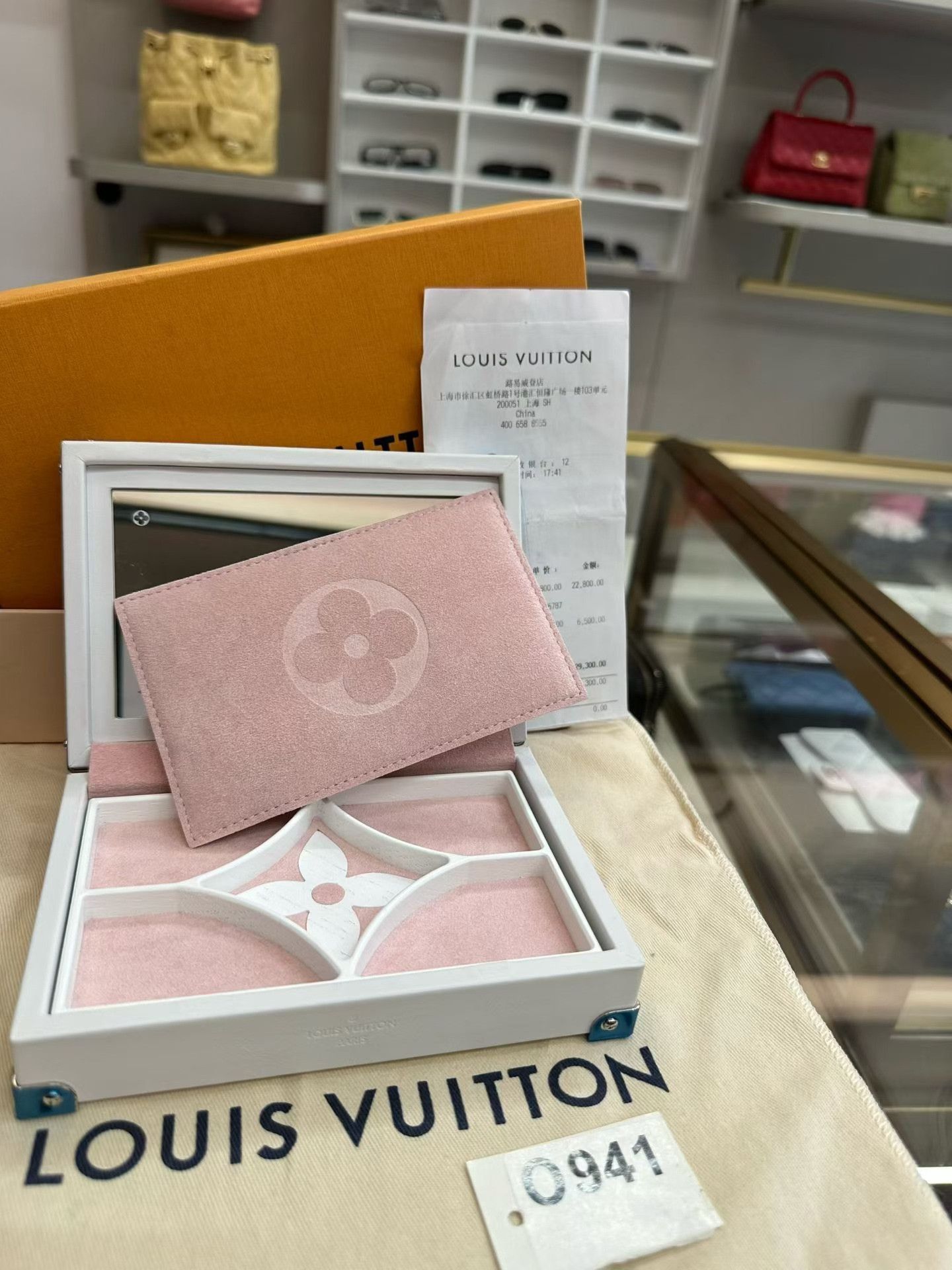 Louis Vuitton Louis Vuitton New Jewelry Box Size ONE SIZE - 3 Thumbnail