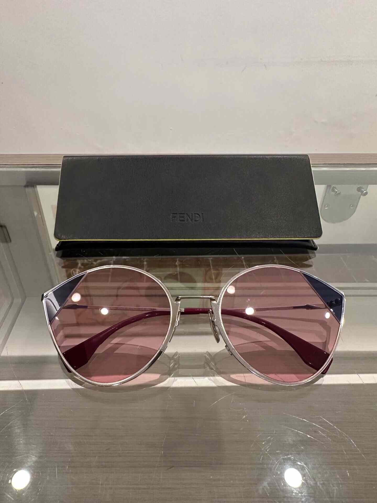 Fendi Fendi Pink Cat-Eye Sunglasses Size ONE SIZE - 2 Thumbnail